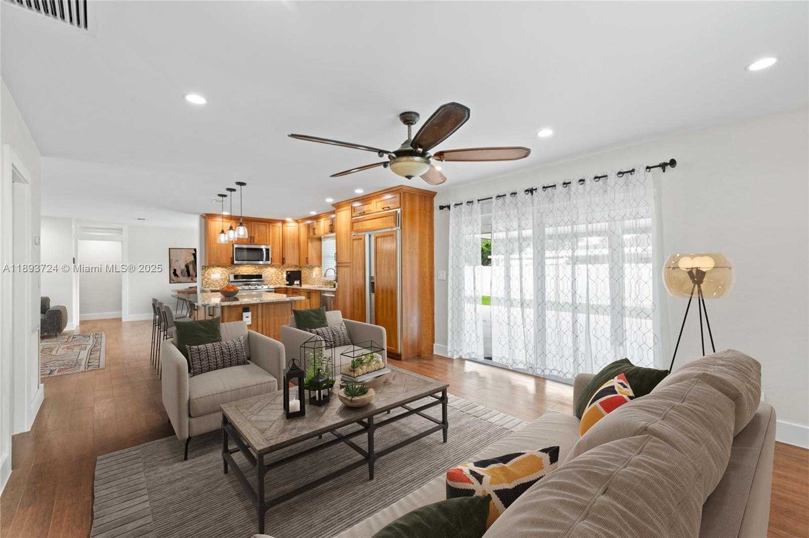 Small Image of 8440 SOUTH WEST 201ST ST, Cutler Bay Number 4