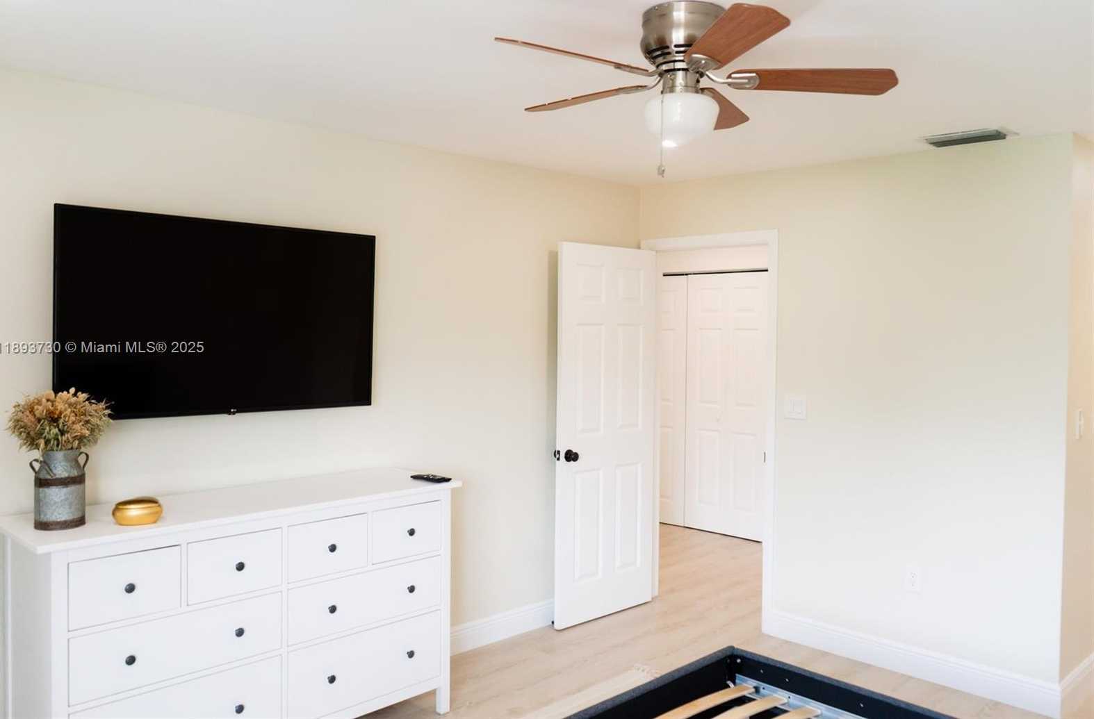 Small Image of 21900 SOUTH WEST 100TH PL, Cutler Bay Number 17