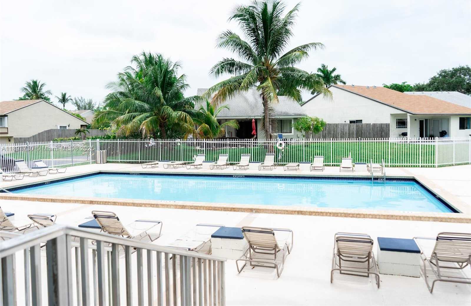 Small Image of 21900 SOUTH WEST 100TH PL, Cutler Bay Number 3