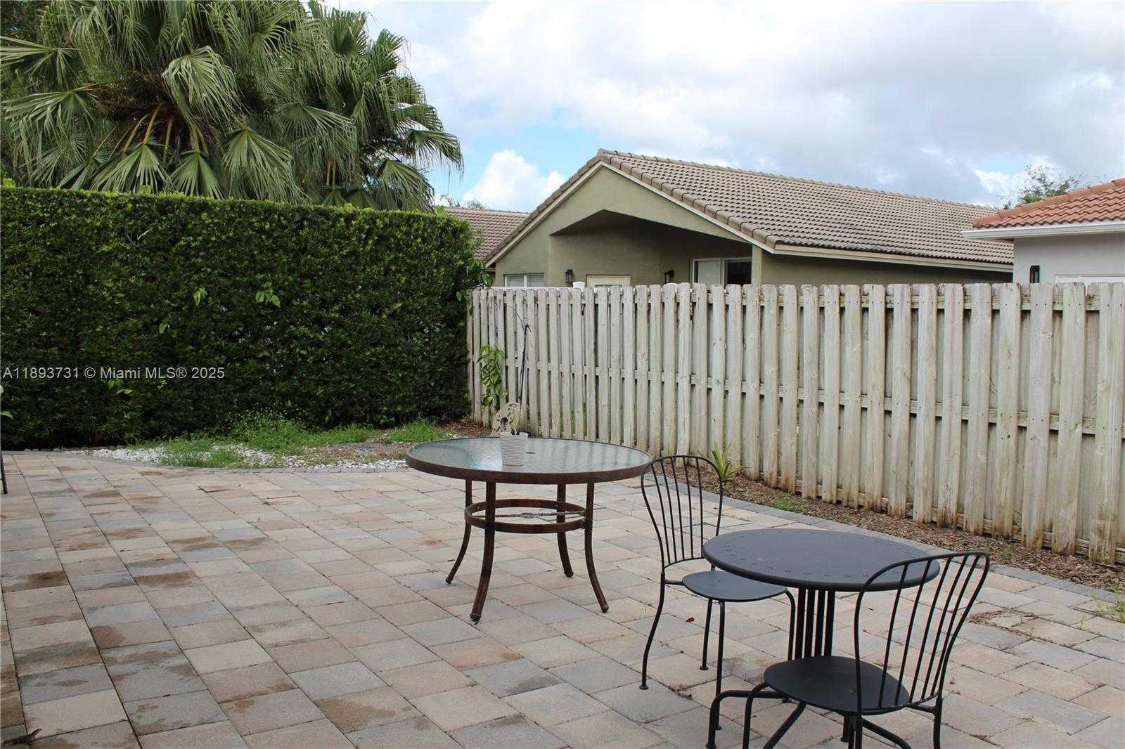 Small Image of 16405 SAPPHIRE ST #16405, Weston Number 12