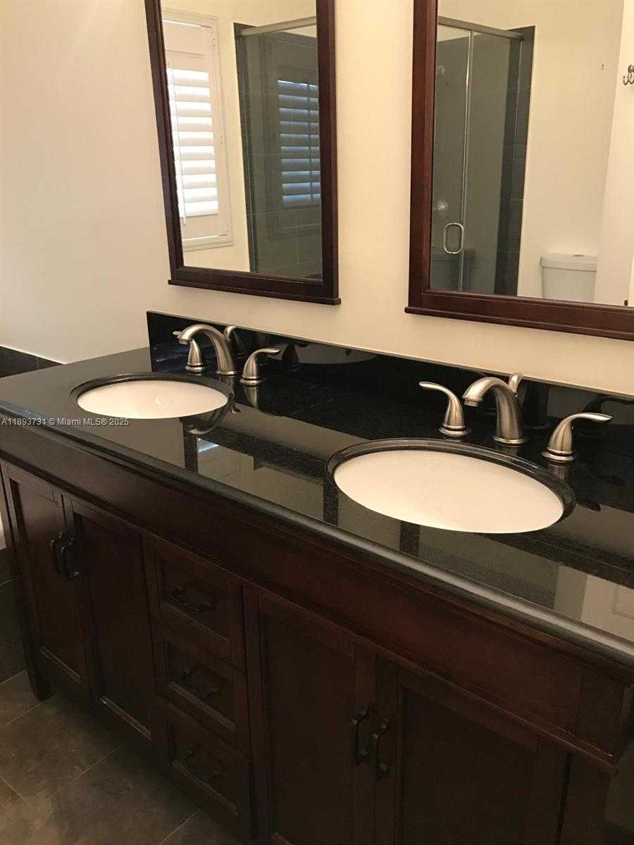 Small Image of 16405 SAPPHIRE ST #16405, Weston Number 6