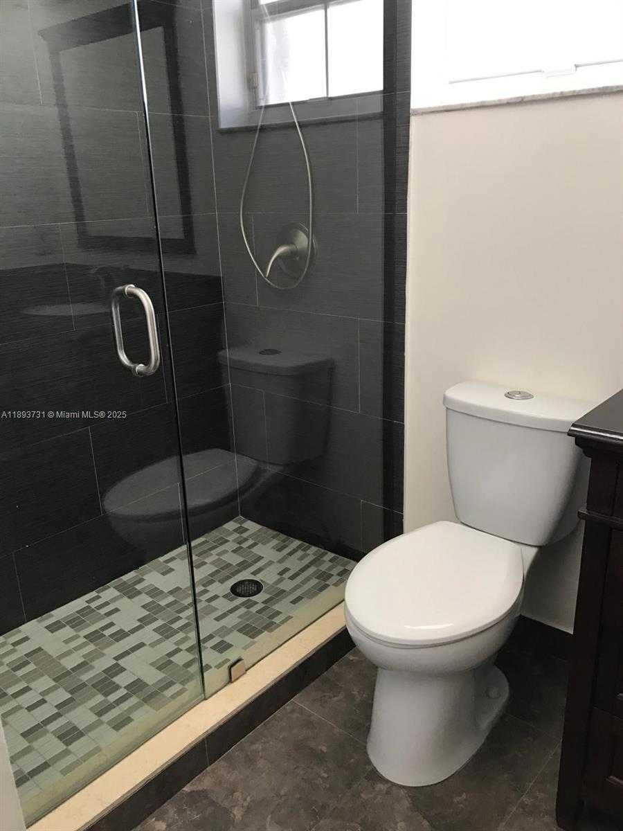 Small Image of 16405 SAPPHIRE ST #16405, Weston Number 7