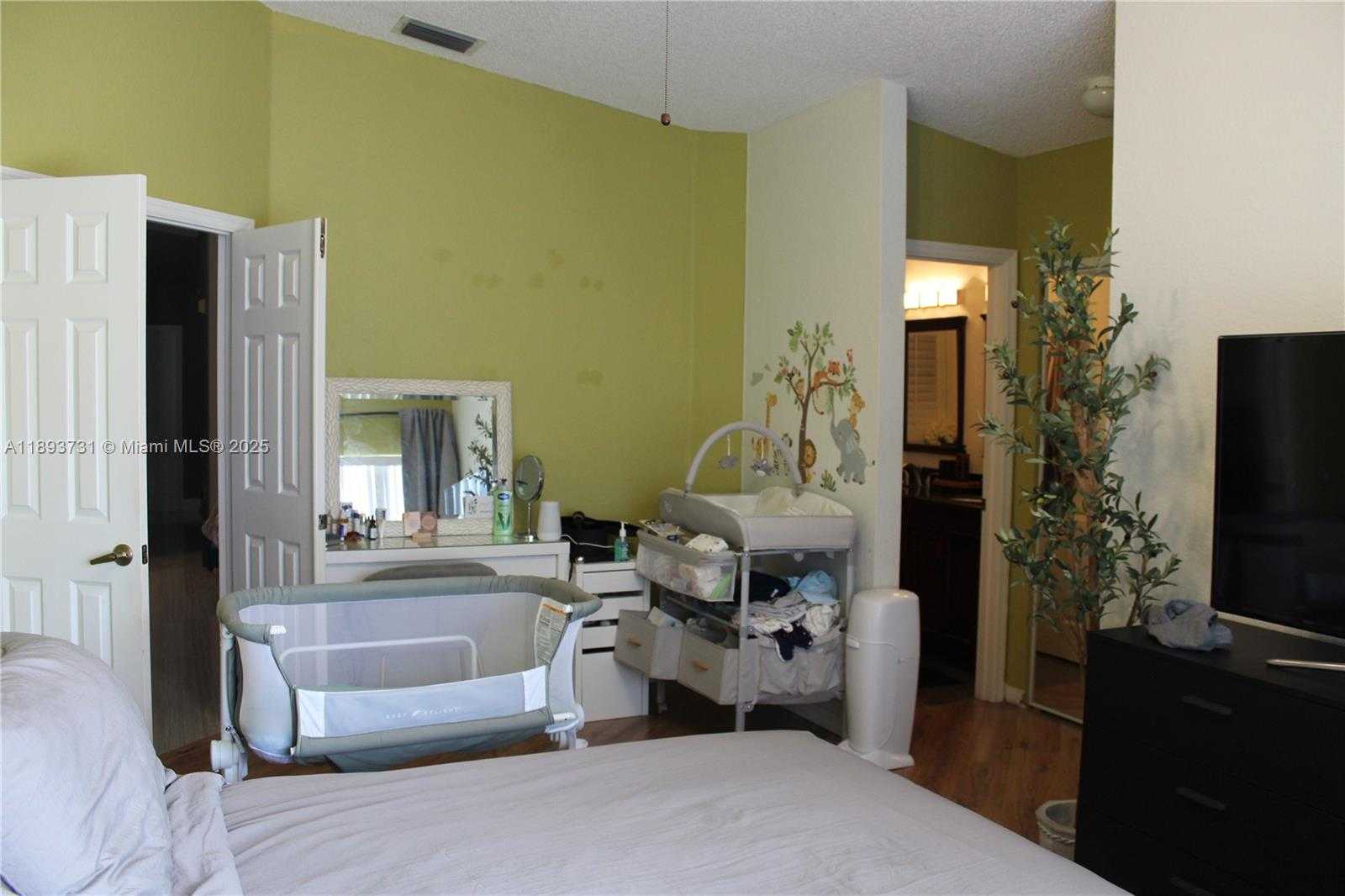 Small Image of 16405 SAPPHIRE ST #16405, Weston Number 8