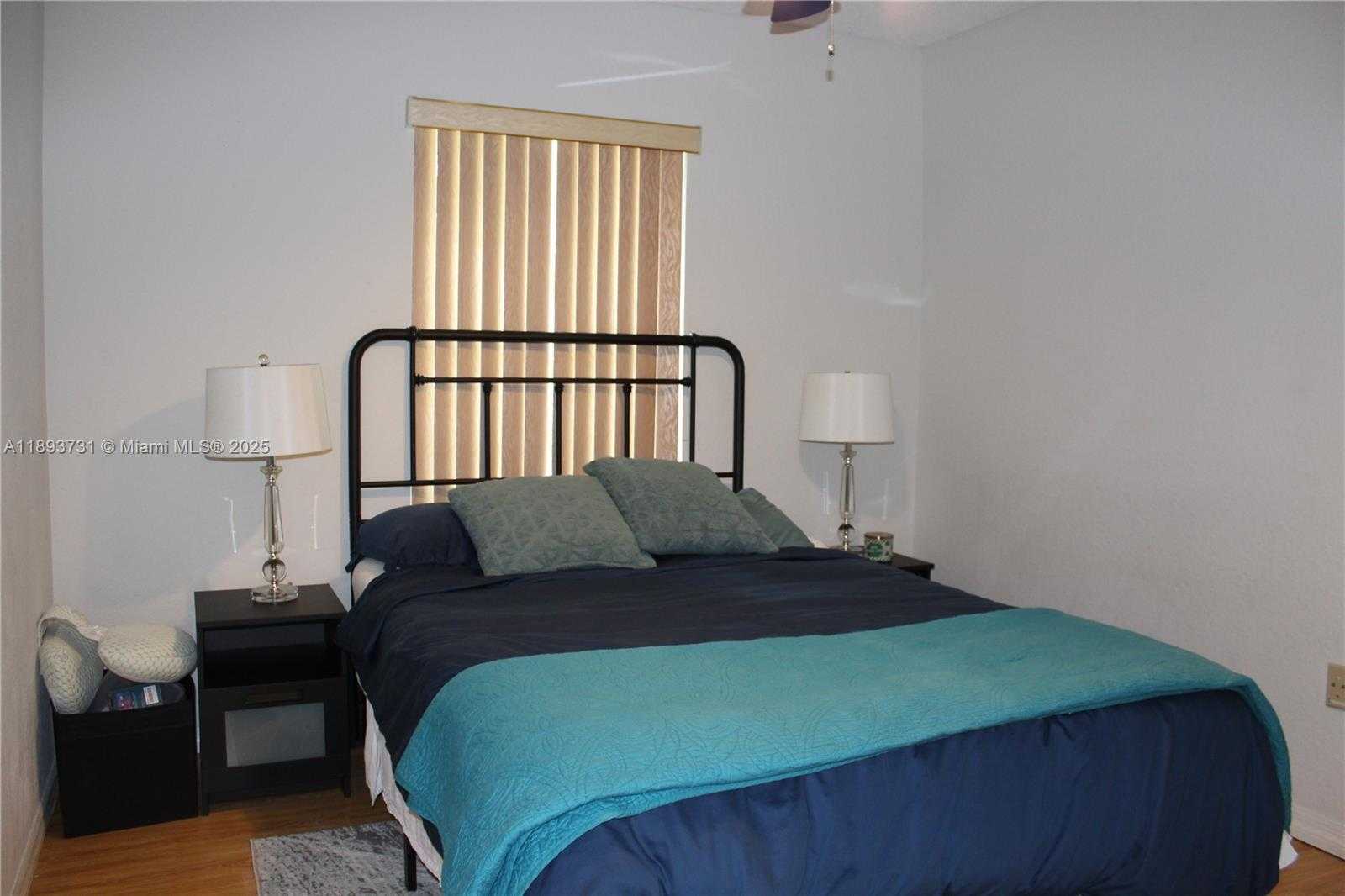 Small Image of 16405 SAPPHIRE ST #16405, Weston Number 9