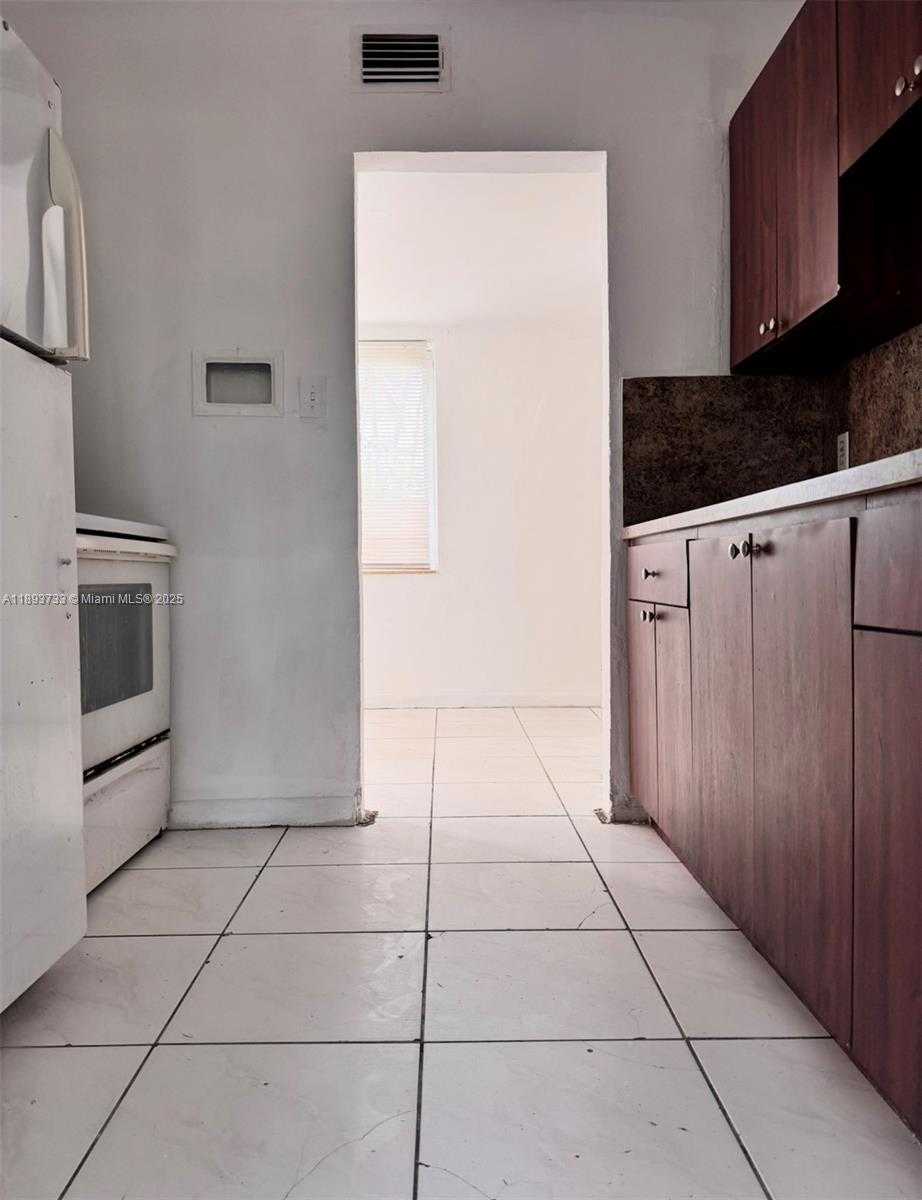 Small Image of 550 NORTH WEST 118TH ST #550, Miami Number 11