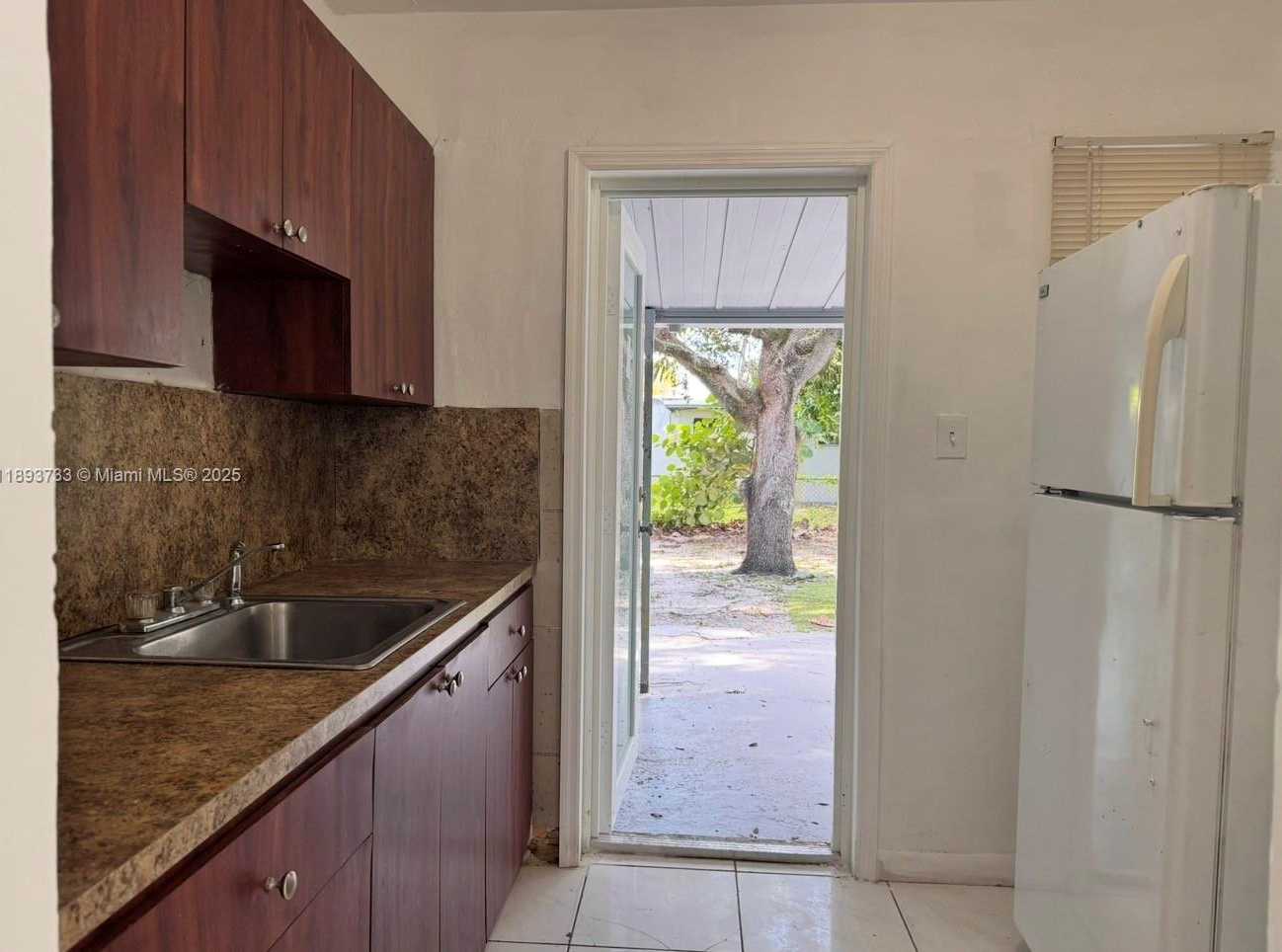 Small Image of 550 NORTH WEST 118TH ST #550, Miami Number 4