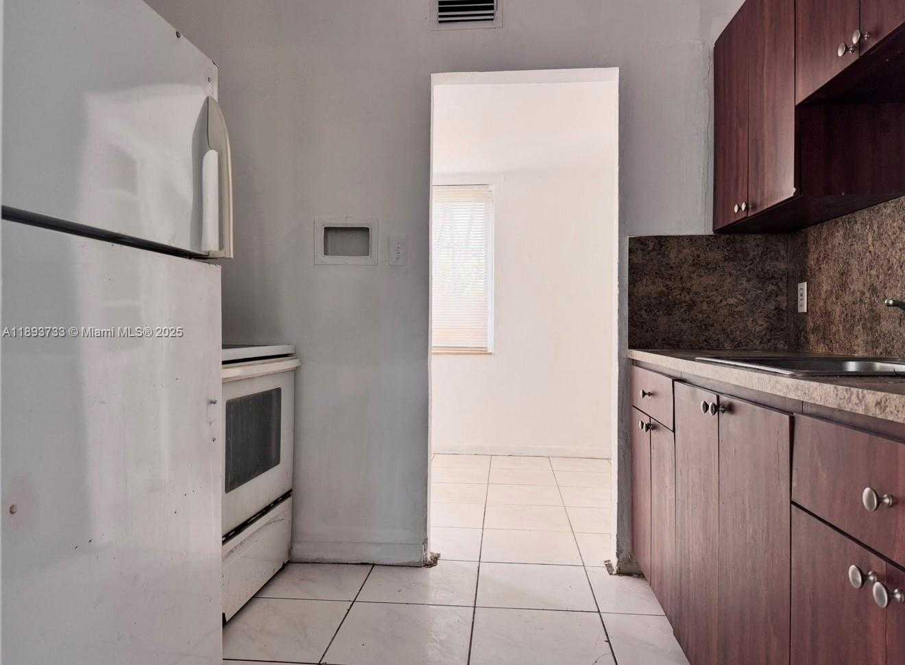 Small Image of 550 NORTH WEST 118TH ST #550, Miami Number 5