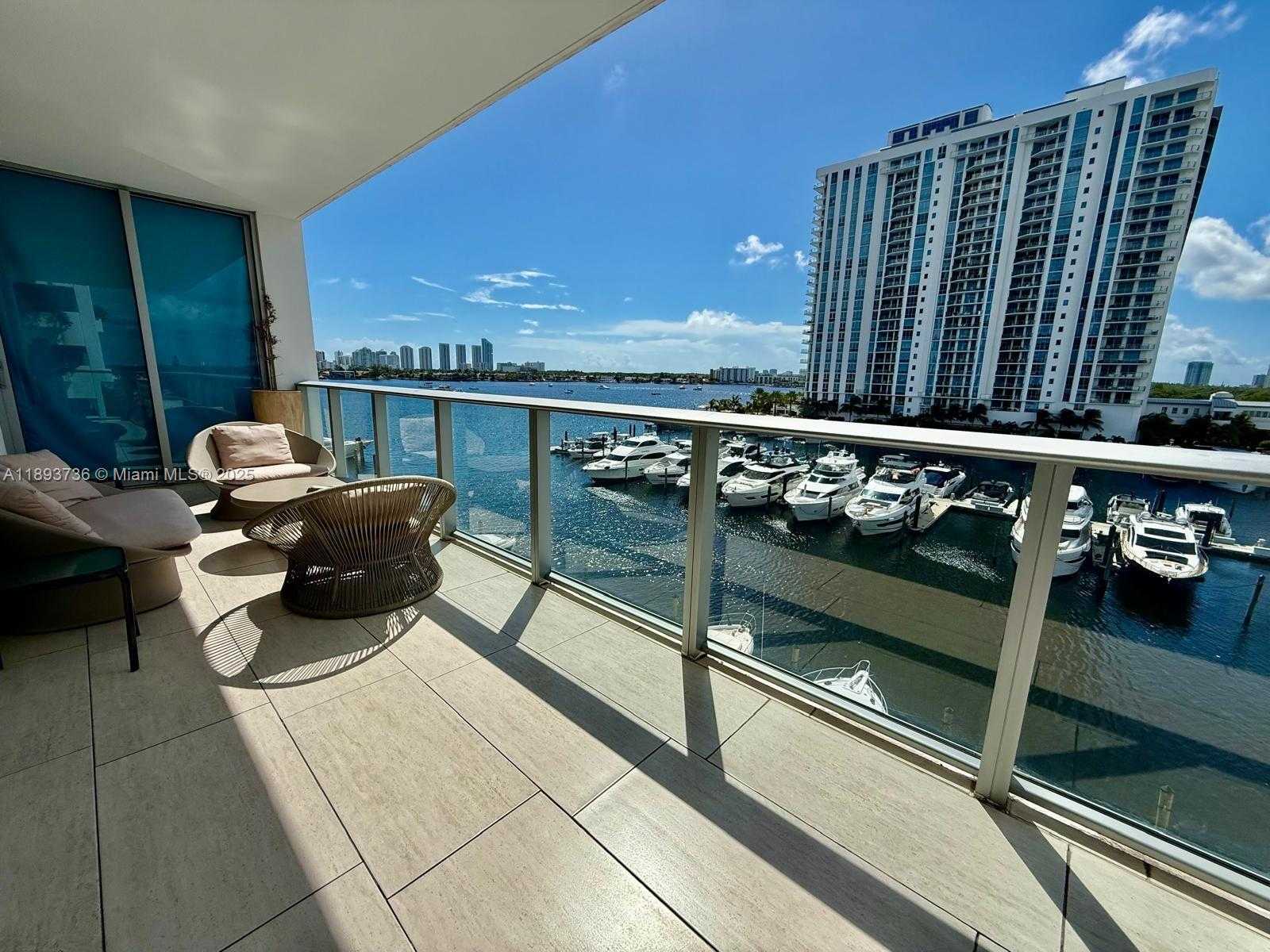 Small Image of 17301 BISCAYNE BLVD #501, North Miami Beach Number 18