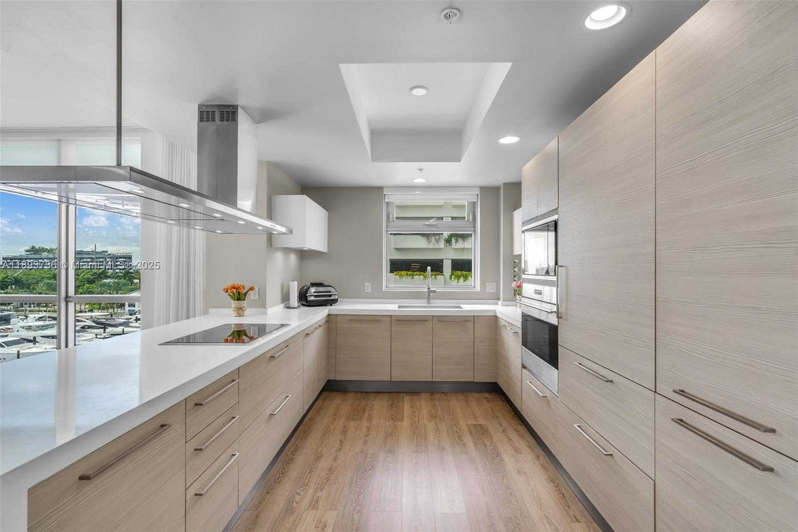 Small Image of 17301 BISCAYNE BLVD #501, North Miami Beach Number 22