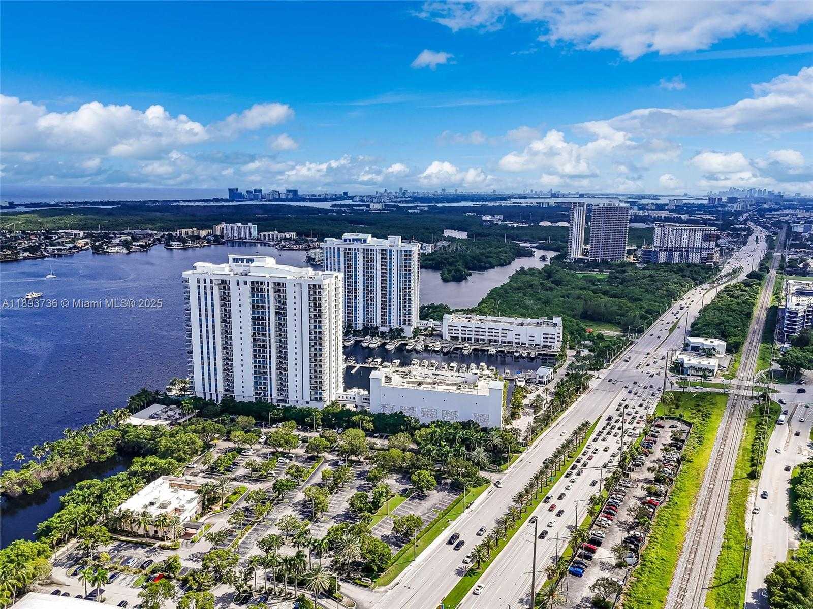 Small Image of 17301 BISCAYNE BLVD #501, North Miami Beach Number 46