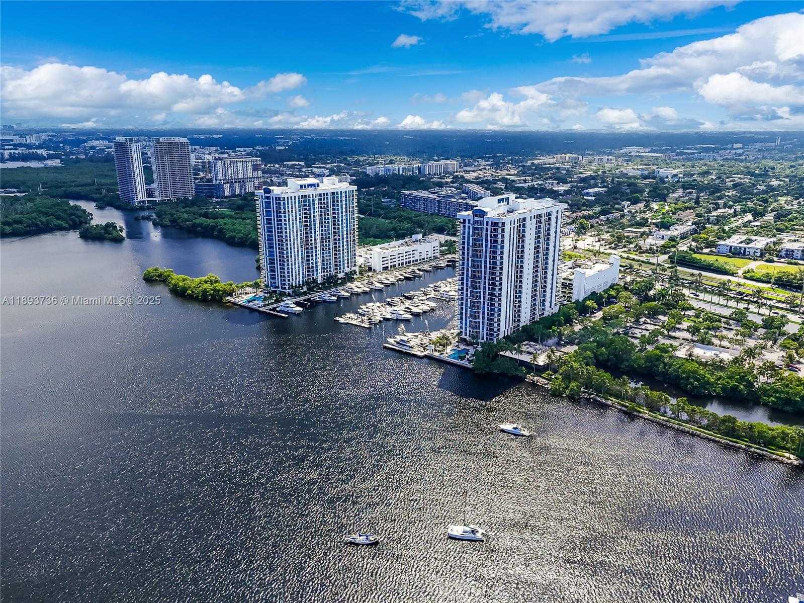 Small Image of 17301 BISCAYNE BLVD #501, North Miami Beach Number 9