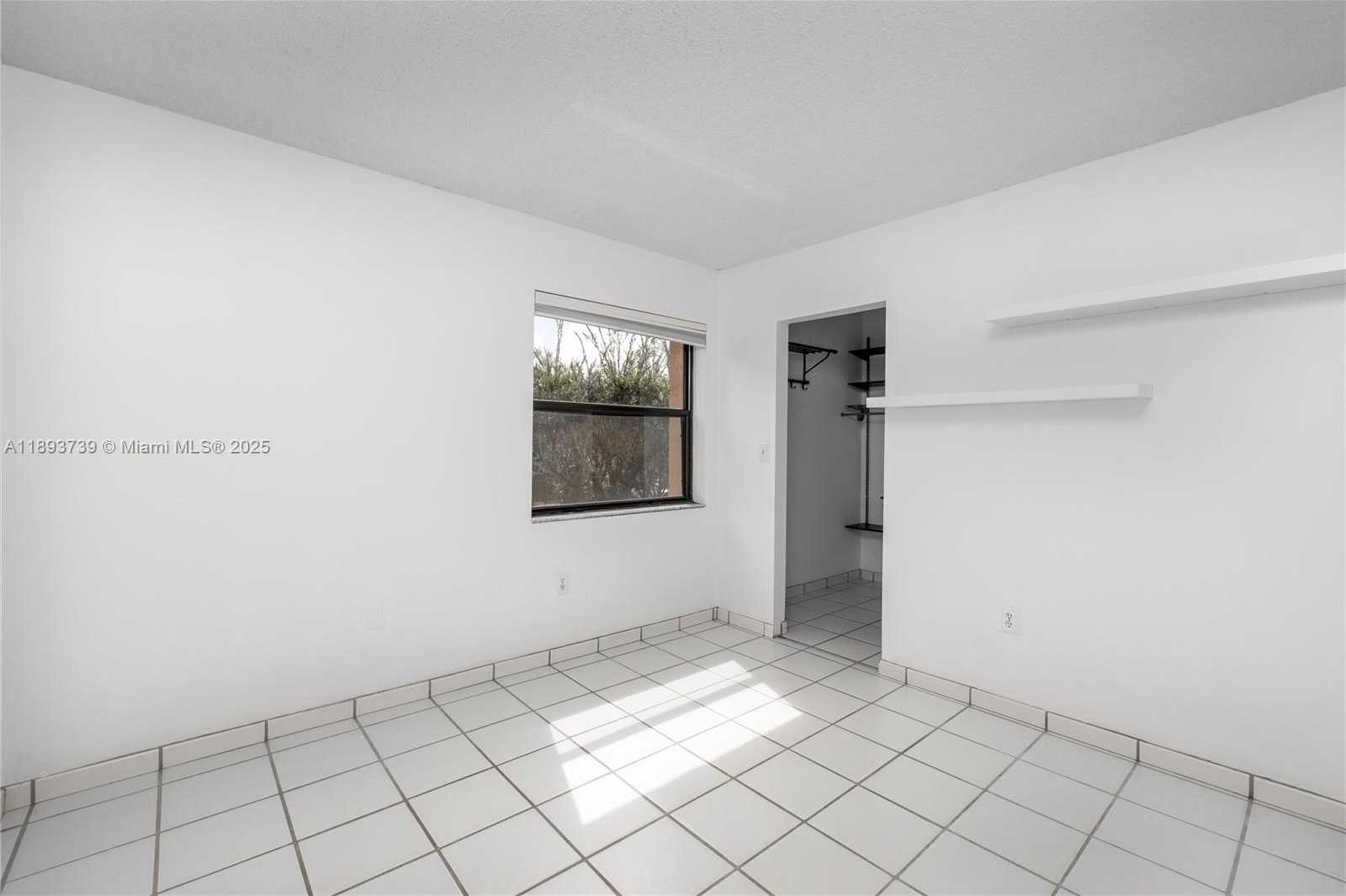Small Image of 575 WEST PARK DR #206, Miami Number 10