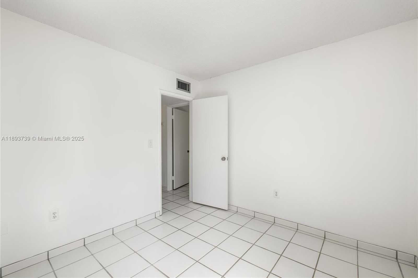 Small Image of 575 WEST PARK DR #206, Miami Number 11