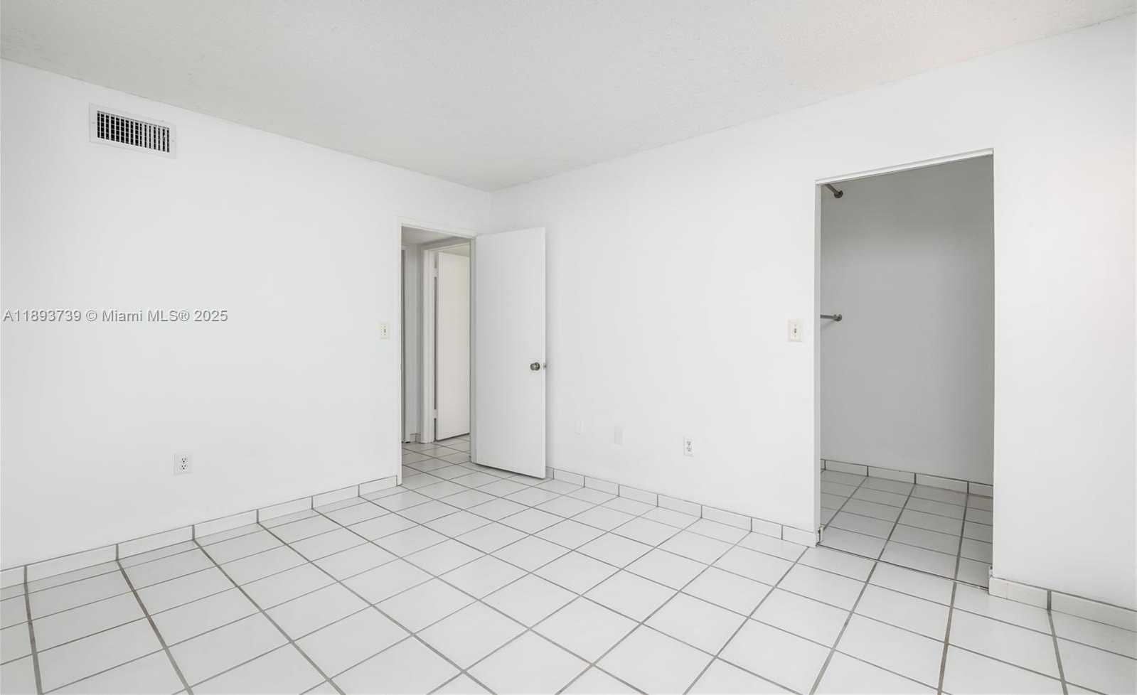 Small Image of 575 WEST PARK DR #206, Miami Number 13