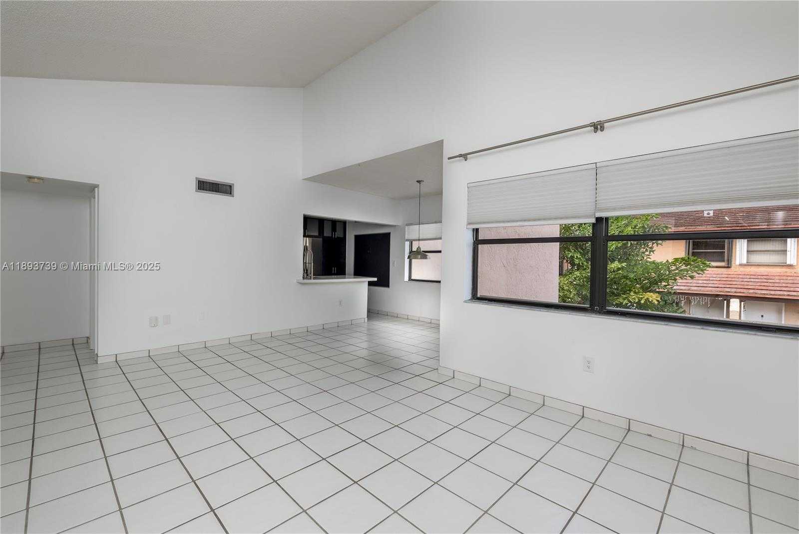 Small Image of 575 WEST PARK DR #206, Miami Number 6