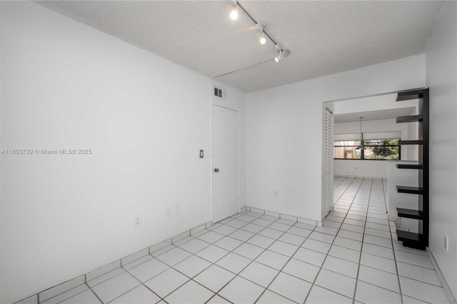 Small Image of 575 WEST PARK DR #206, Miami Number 9
