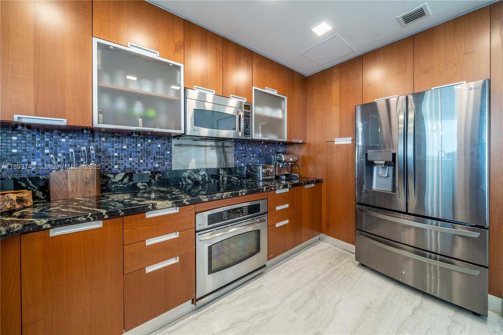 Small Image of 7901 HISPANOLA AVE #1901, North Bay Village Number 5