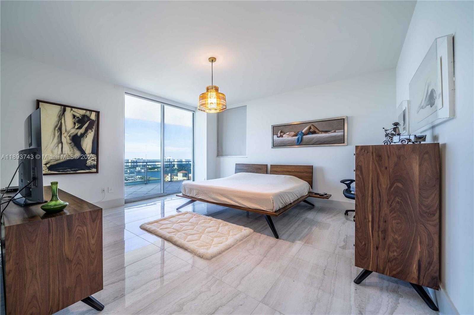 Small Image of 7901 HISPANOLA AVE #1901, North Bay Village Number 8