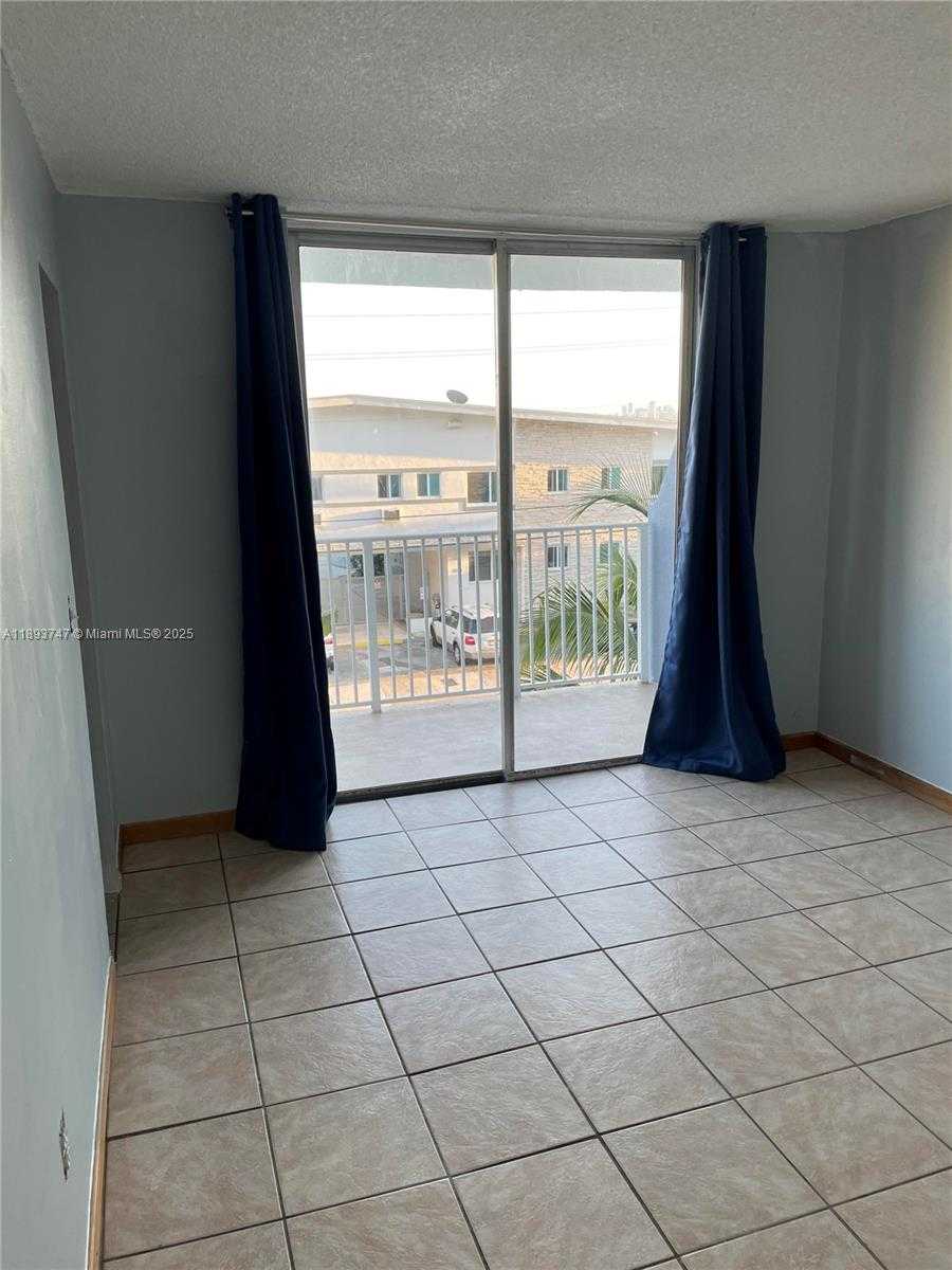 Small Image of 1801 SOUTH TREASURE DR #323, North Bay Village Number 11
