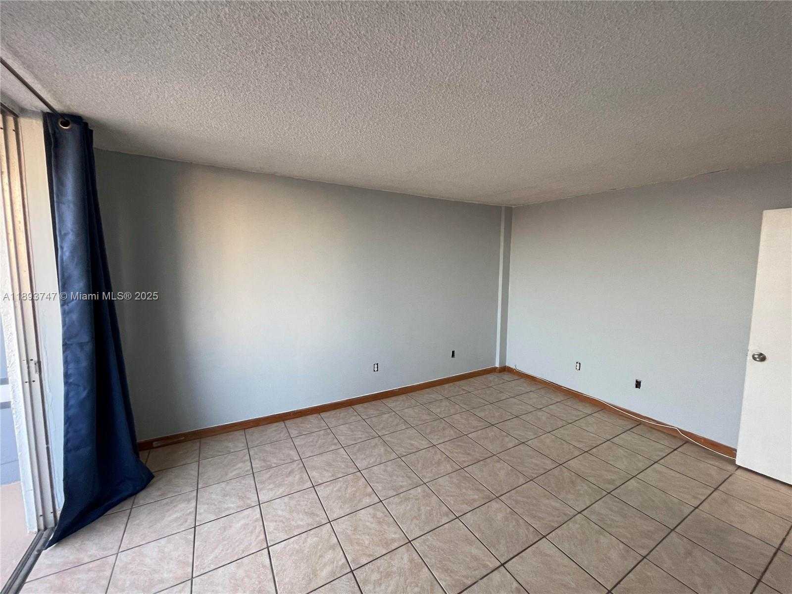 Small Image of 1801 SOUTH TREASURE DR #323, North Bay Village Number 12