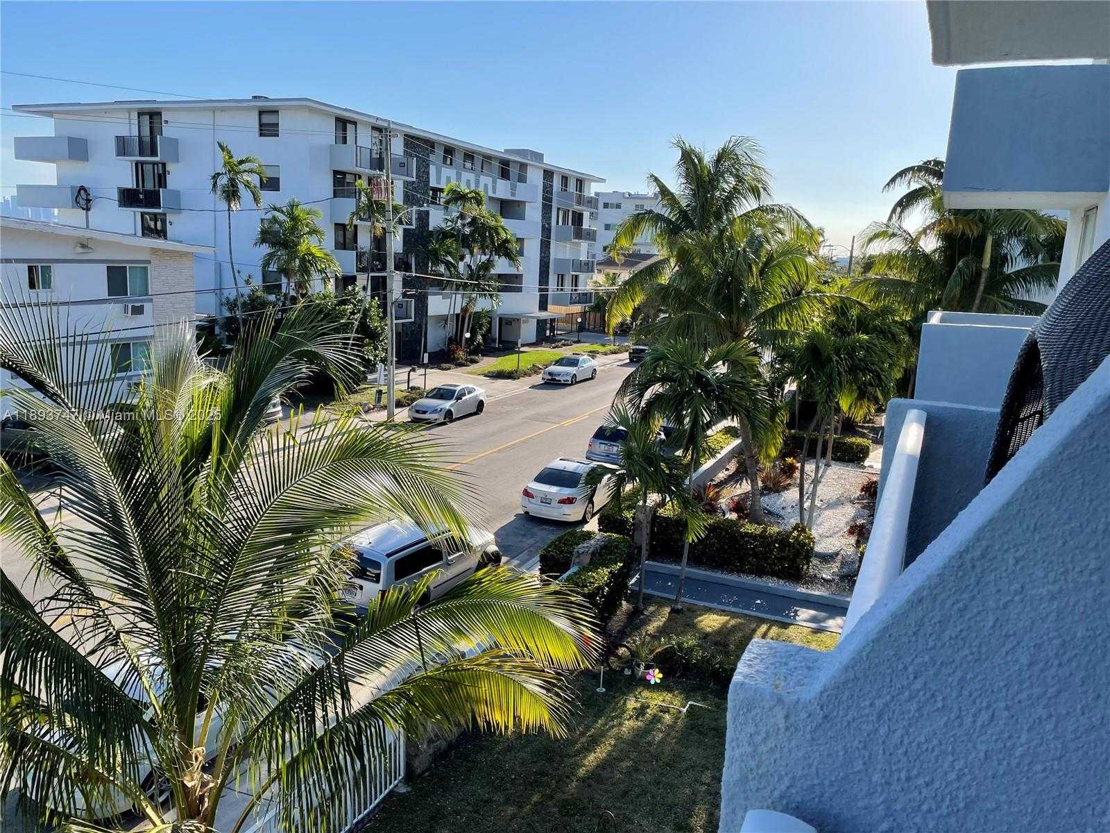Small Image of 1801 SOUTH TREASURE DR #323, North Bay Village Number 14
