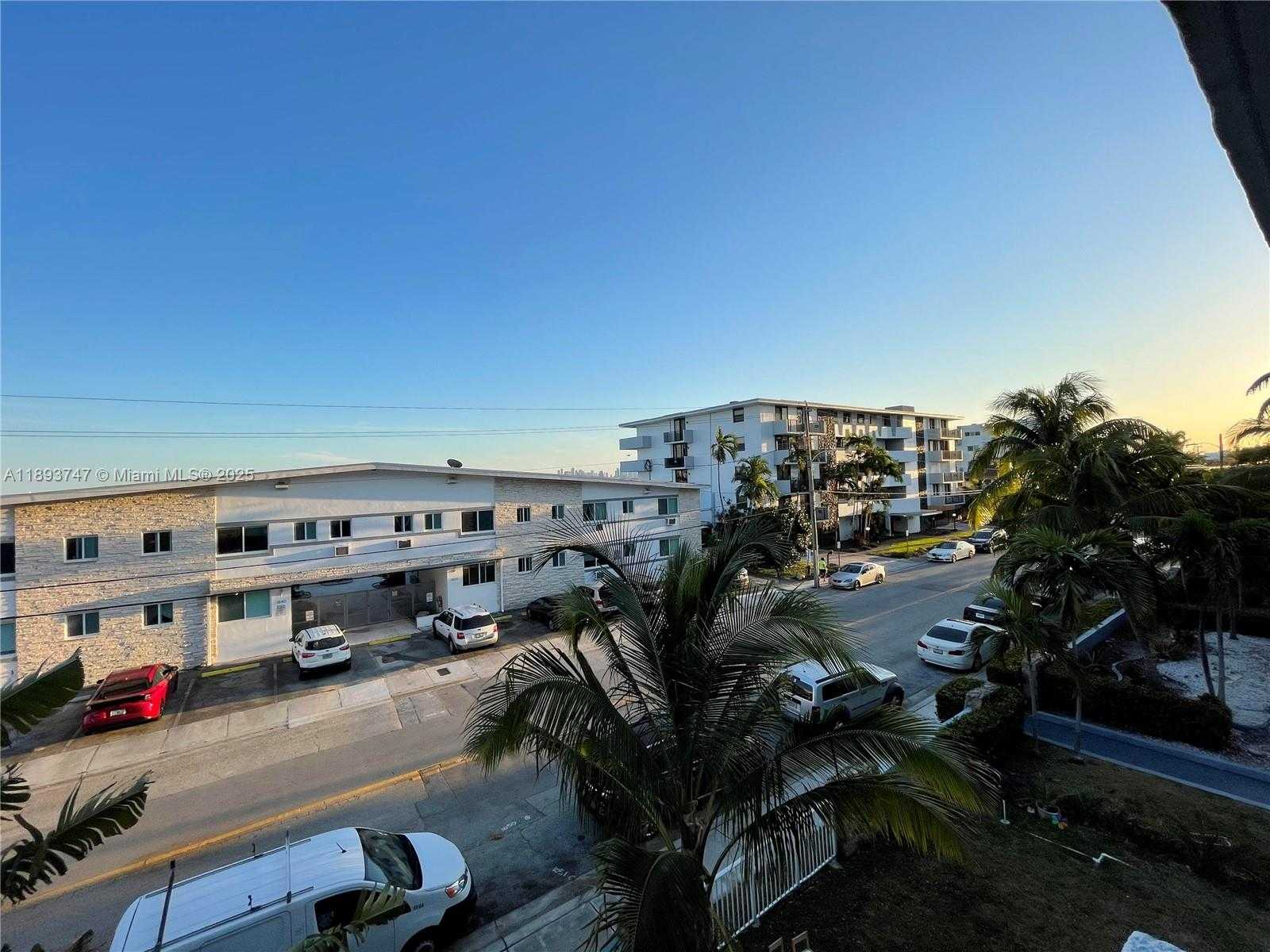 Small Image of 1801 SOUTH TREASURE DR #323, North Bay Village Number 15