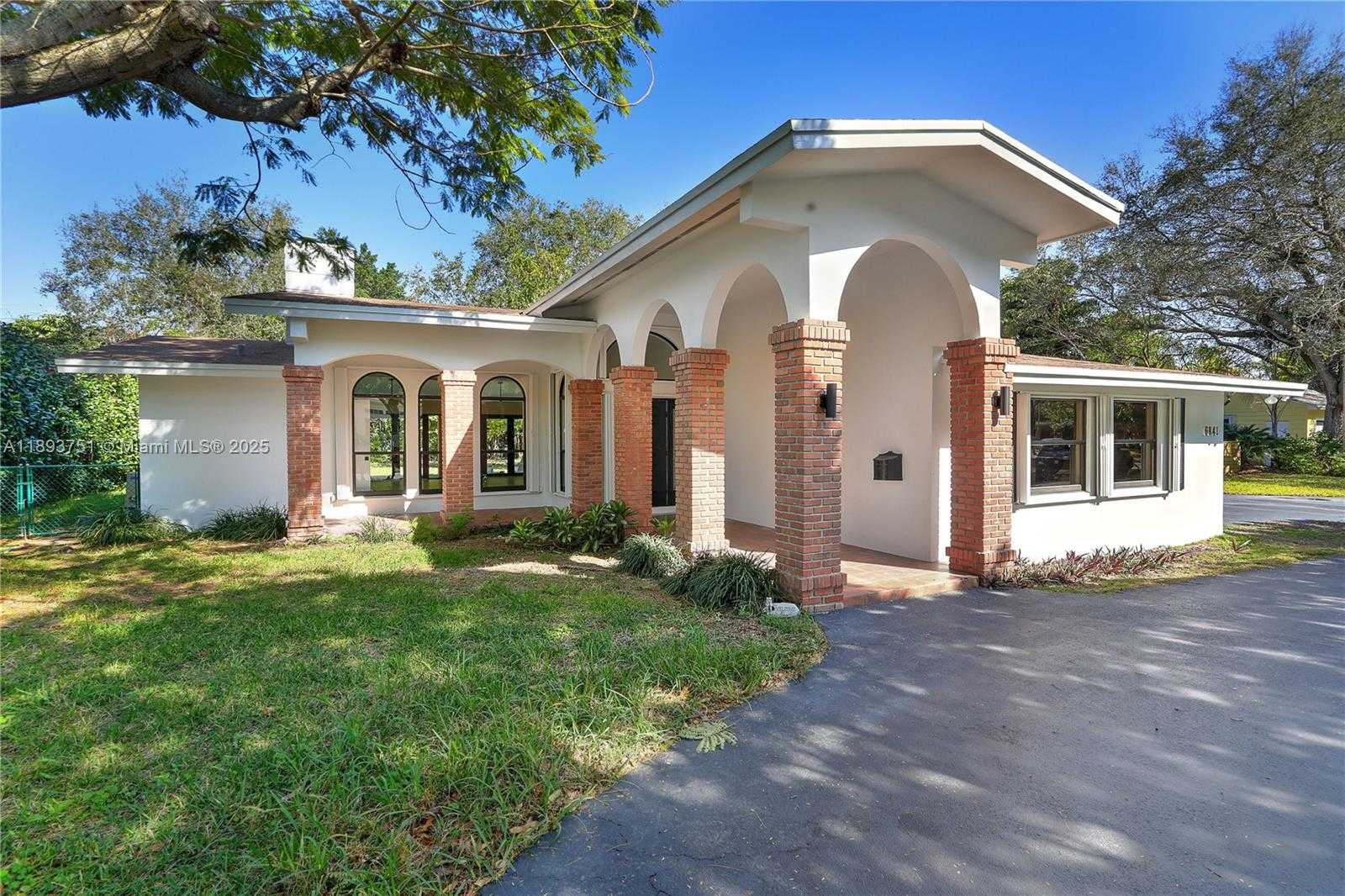 Small Image of 6841 SOUTH WEST 130TH TER, Pinecrest Number 6