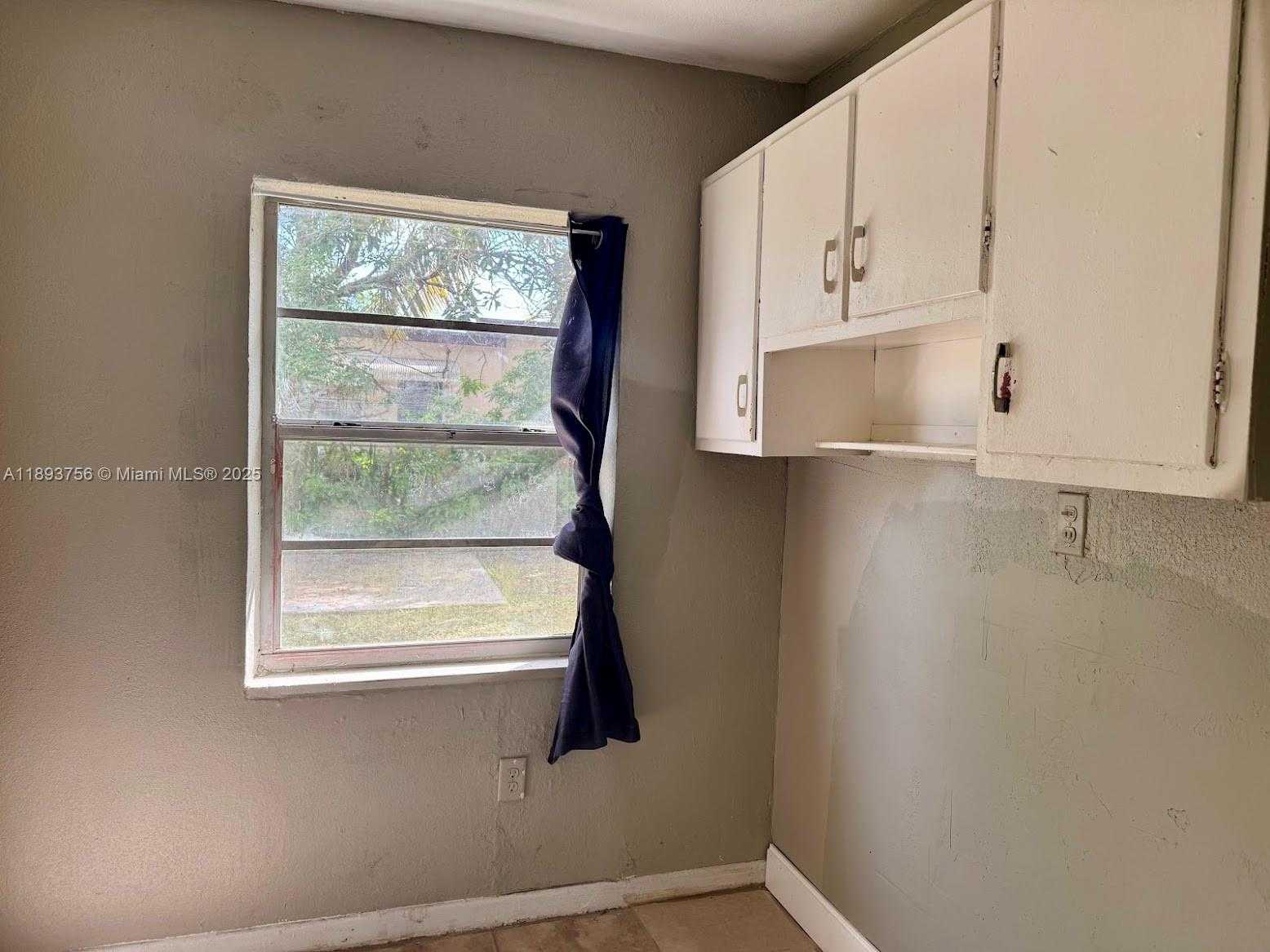 Small Image of 13845 NORTH WEST 5TH AVE, North Miami Number 11