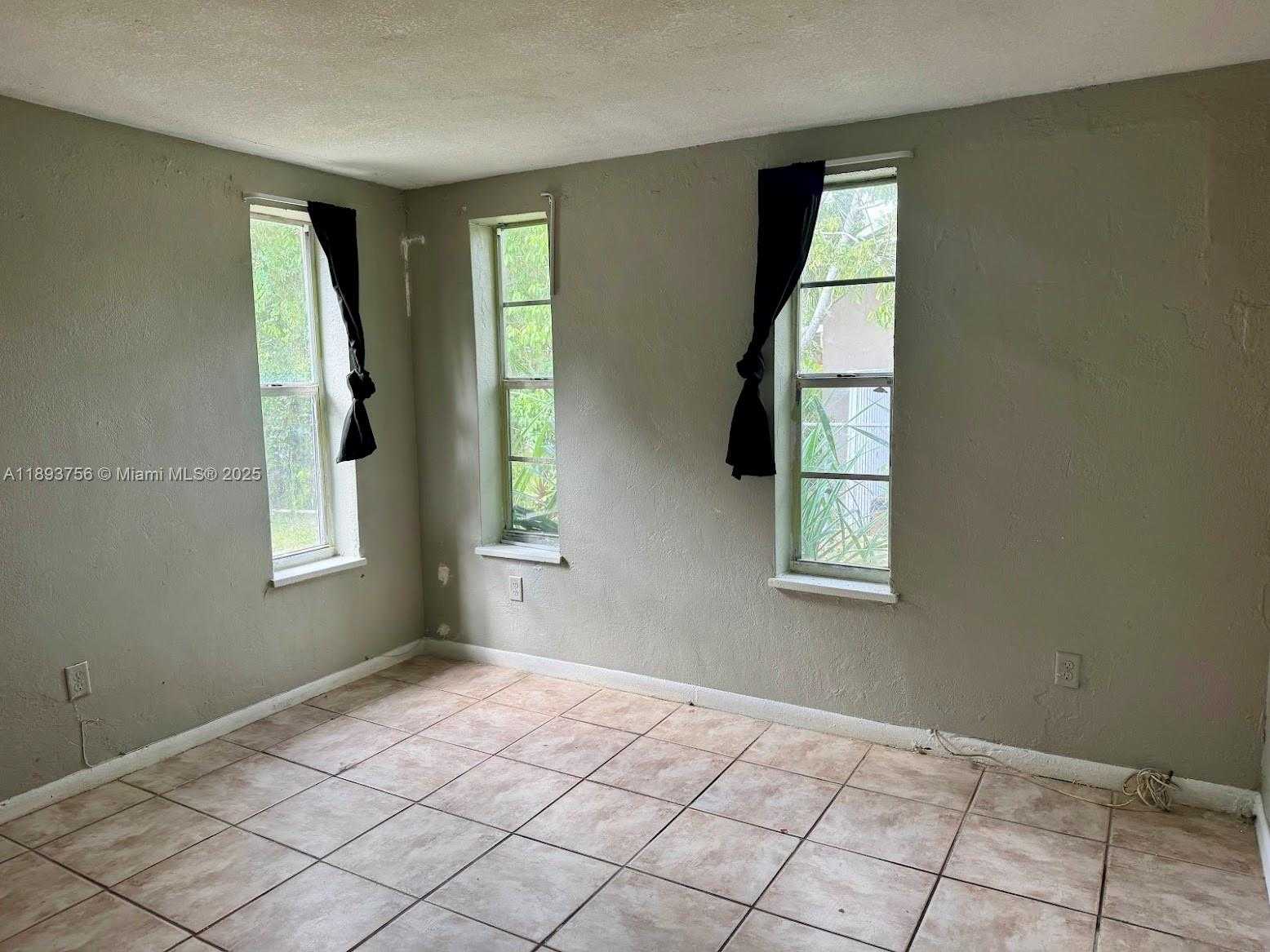 Small Image of 13845 NORTH WEST 5TH AVE, North Miami Number 17