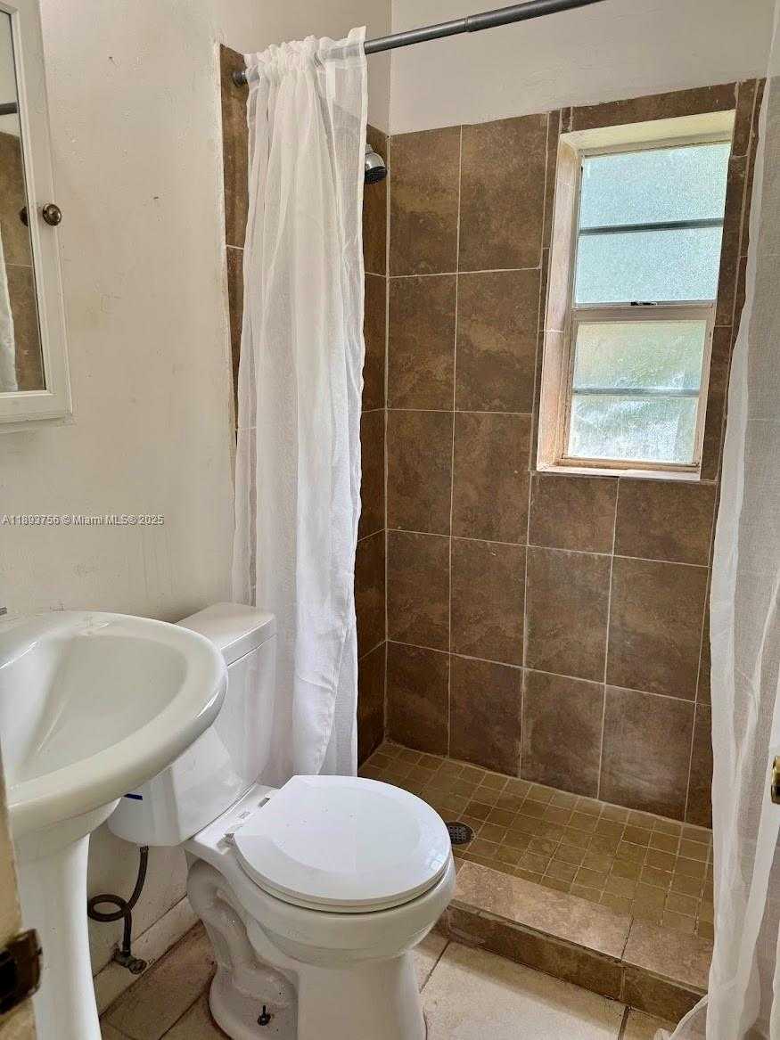 Small Image of 13845 NORTH WEST 5TH AVE, North Miami Number 22