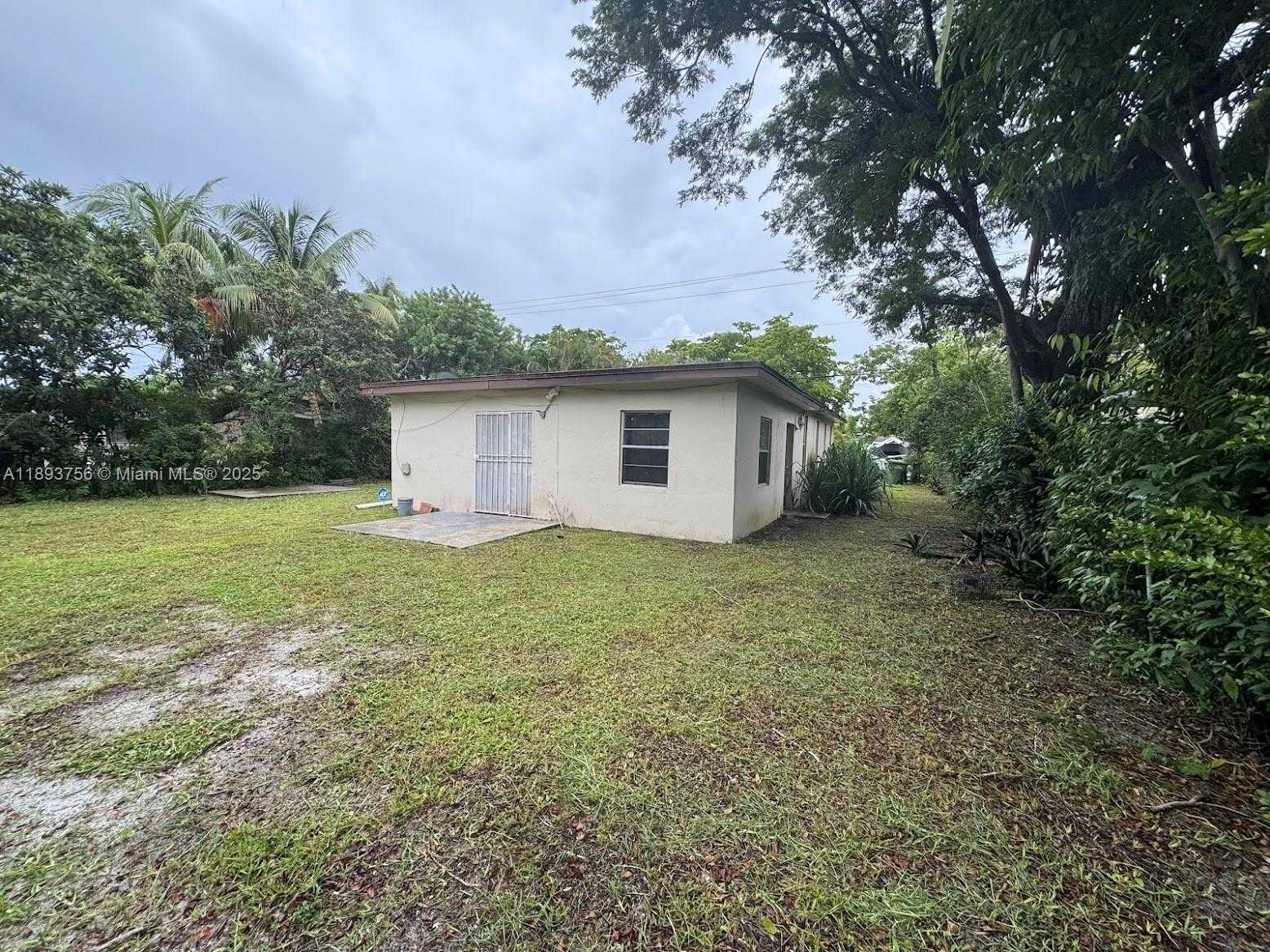 Small Image of 13845 NORTH WEST 5TH AVE, North Miami Number 24