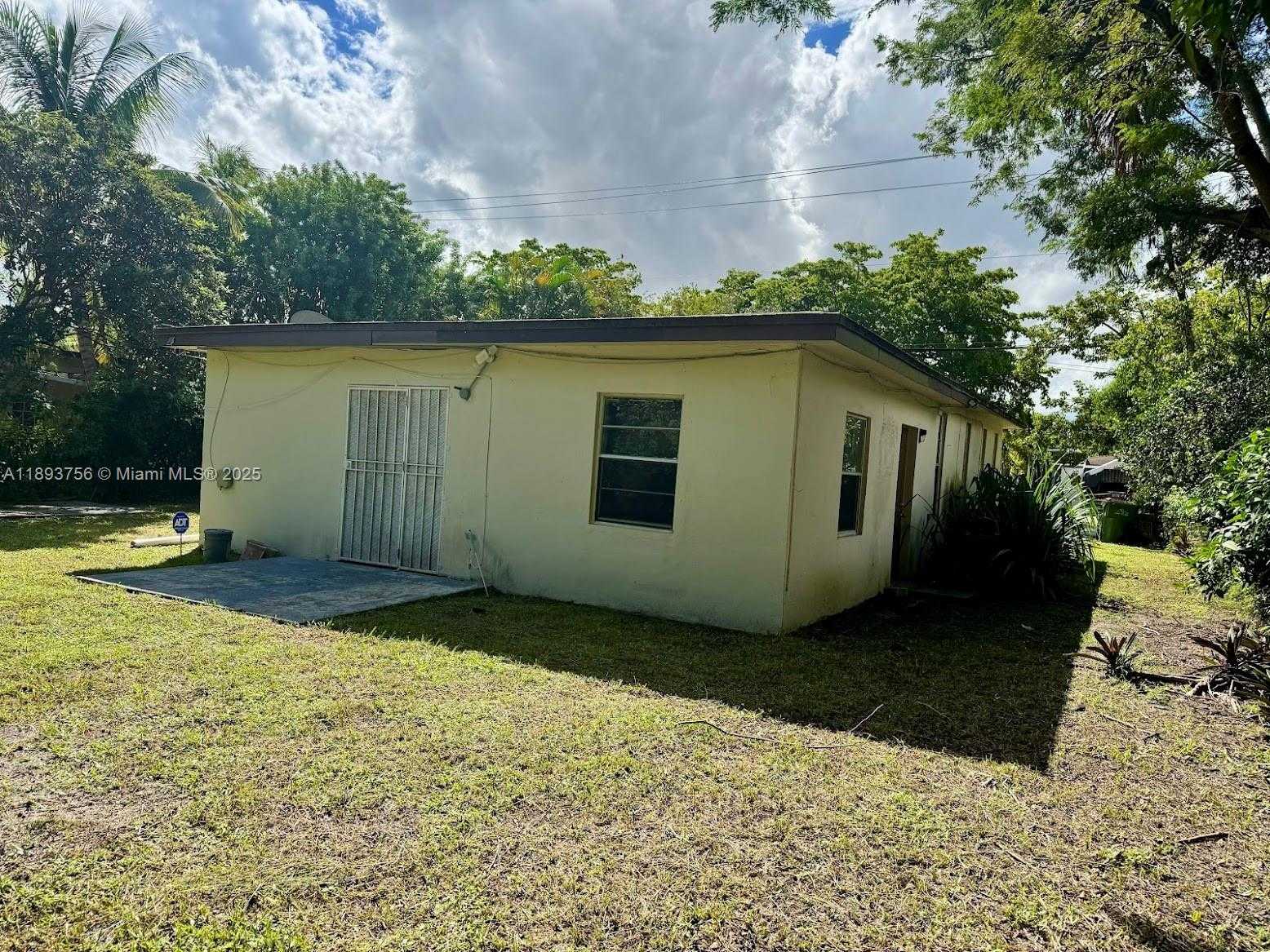Small Image of 13845 NORTH WEST 5TH AVE, North Miami Number 26