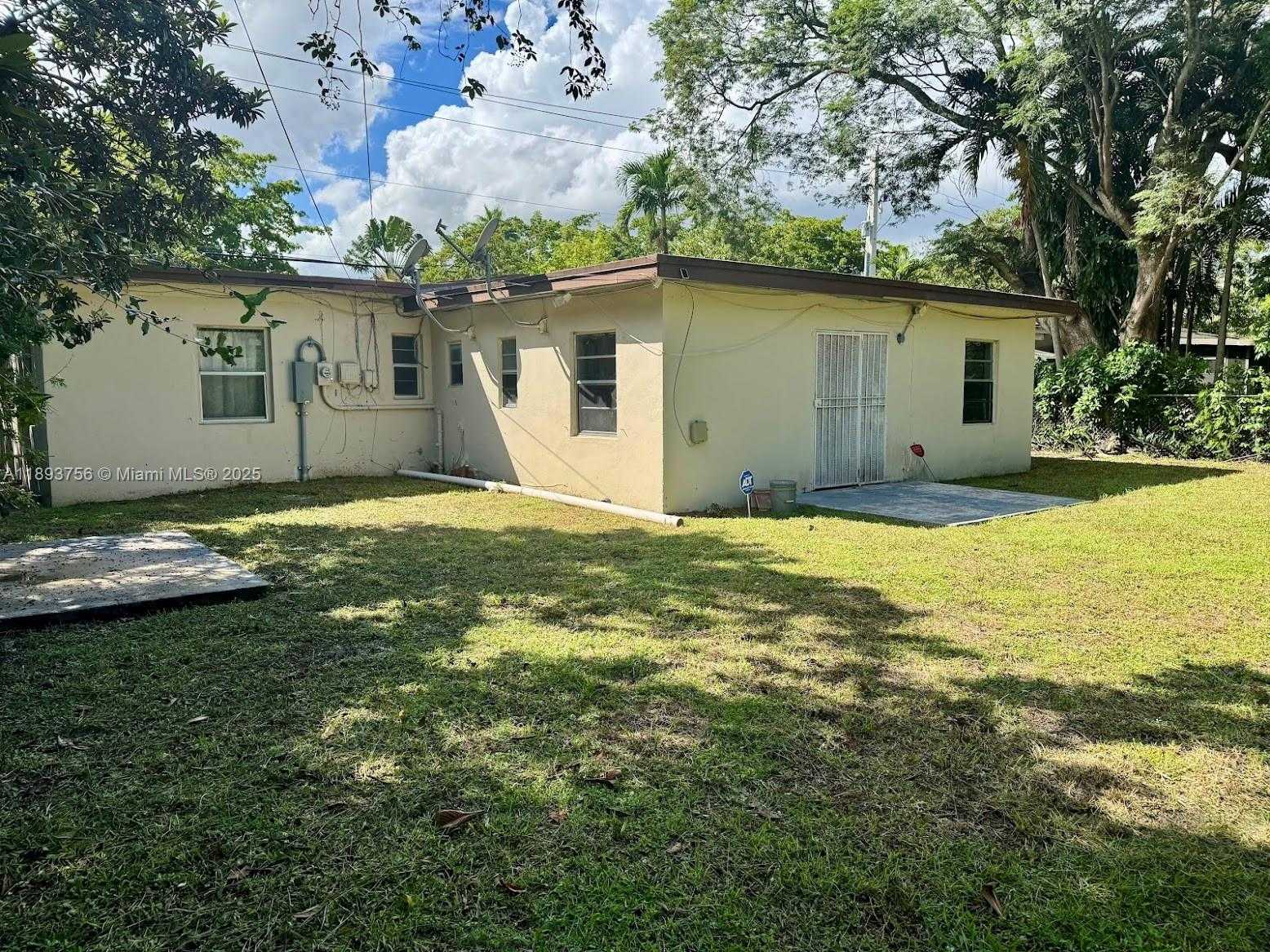 Small Image of 13845 NORTH WEST 5TH AVE, North Miami Number 27