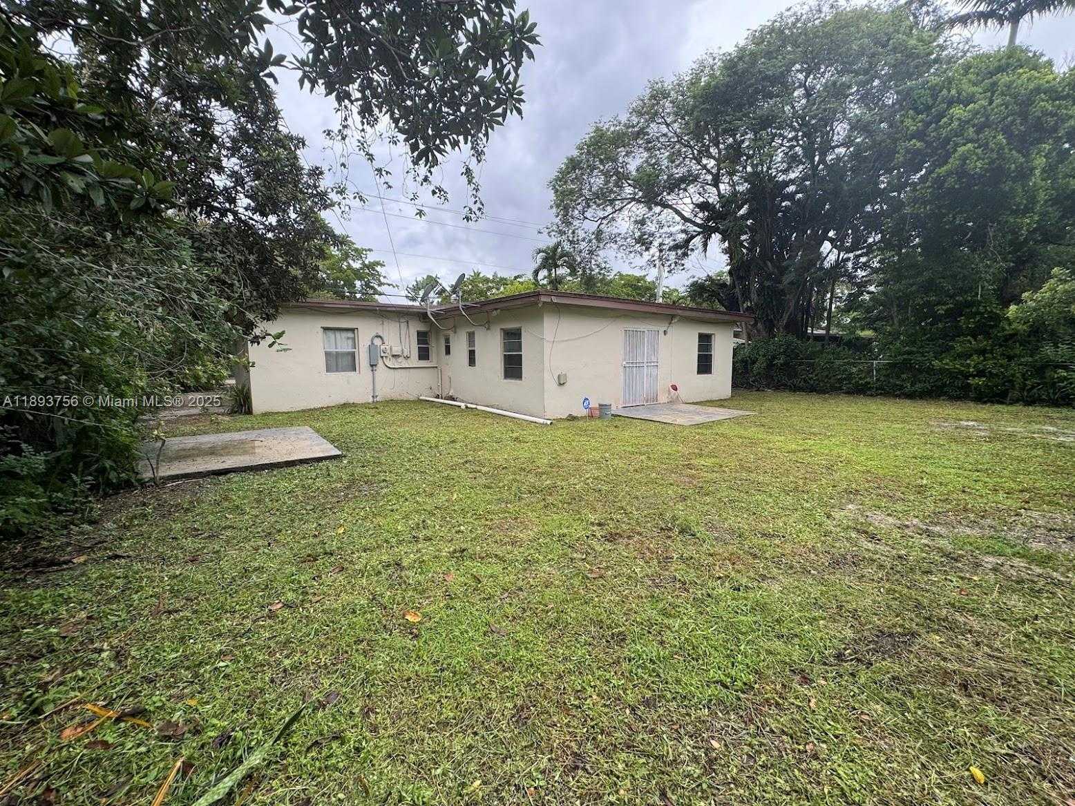 Small Image of 13845 NORTH WEST 5TH AVE, North Miami Number 28