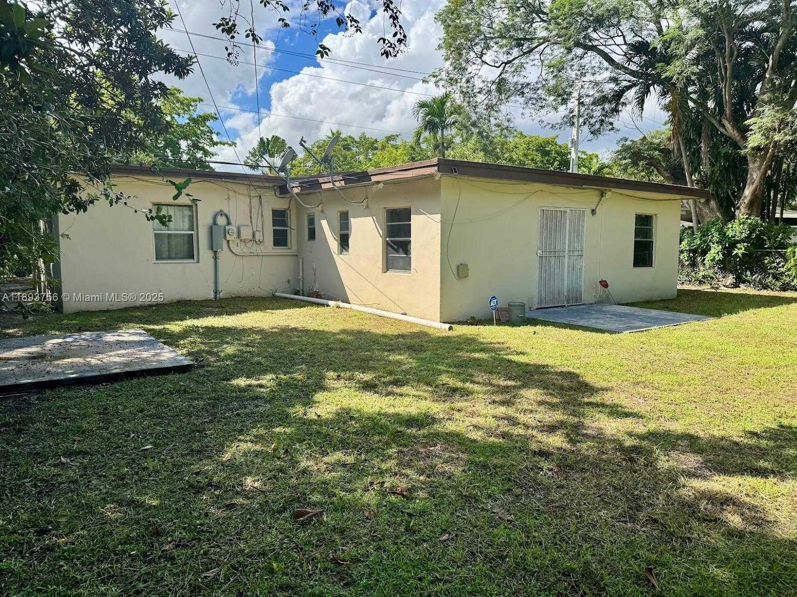 Small Image of 13845 NORTH WEST 5TH AVE, North Miami Number 4