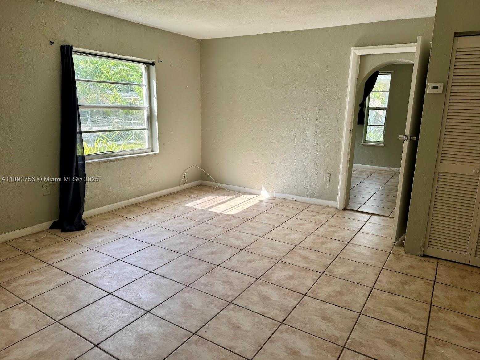 Small Image of 13845 NORTH WEST 5TH AVE, North Miami Number 5