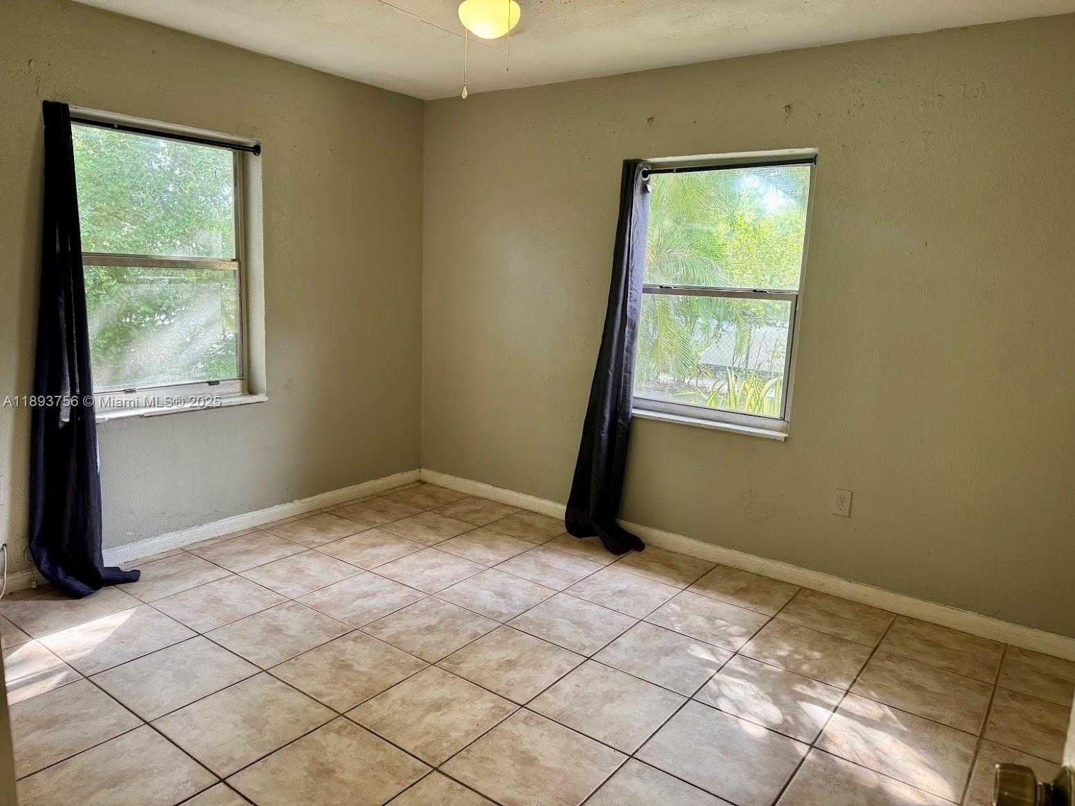 Small Image of 13845 NORTH WEST 5TH AVE, North Miami Number 6