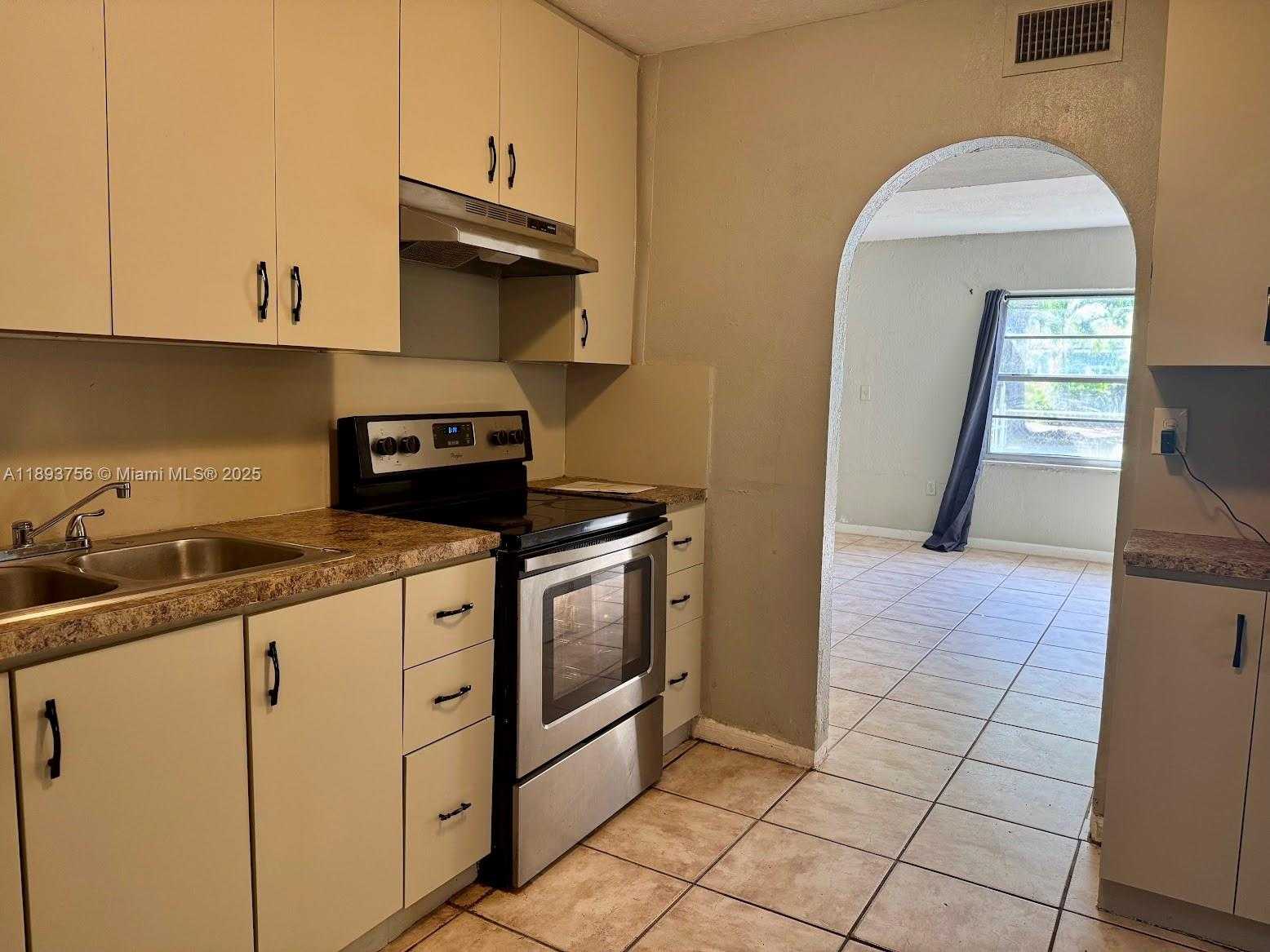Small Image of 13845 NORTH WEST 5TH AVE, North Miami Number 7