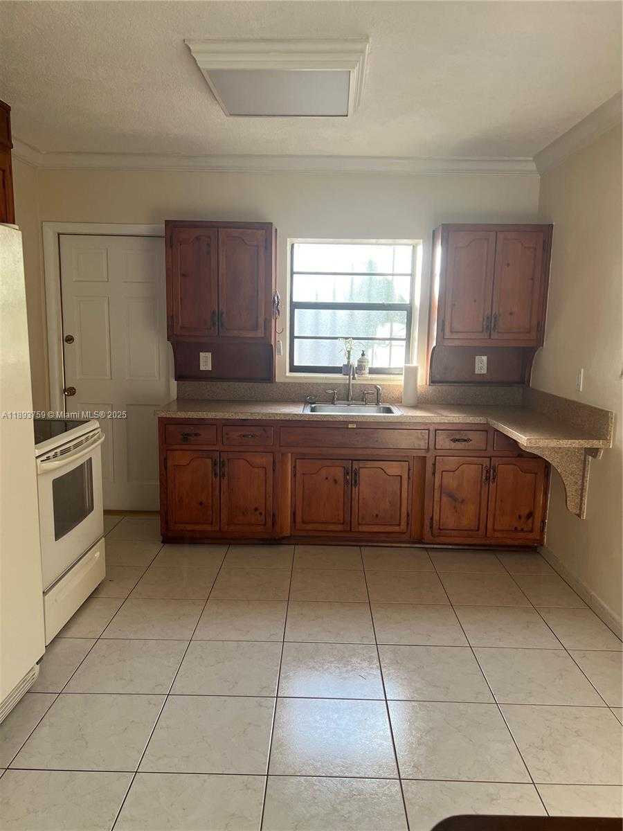 Small Image of 7845 SOUTH WEST 19TH ST, Miami Number 11