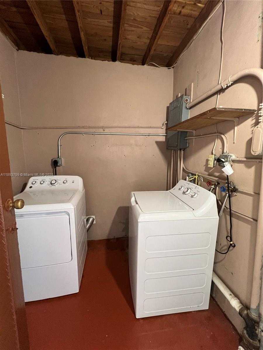 Small Image of 7845 SOUTH WEST 19TH ST, Miami Number 25