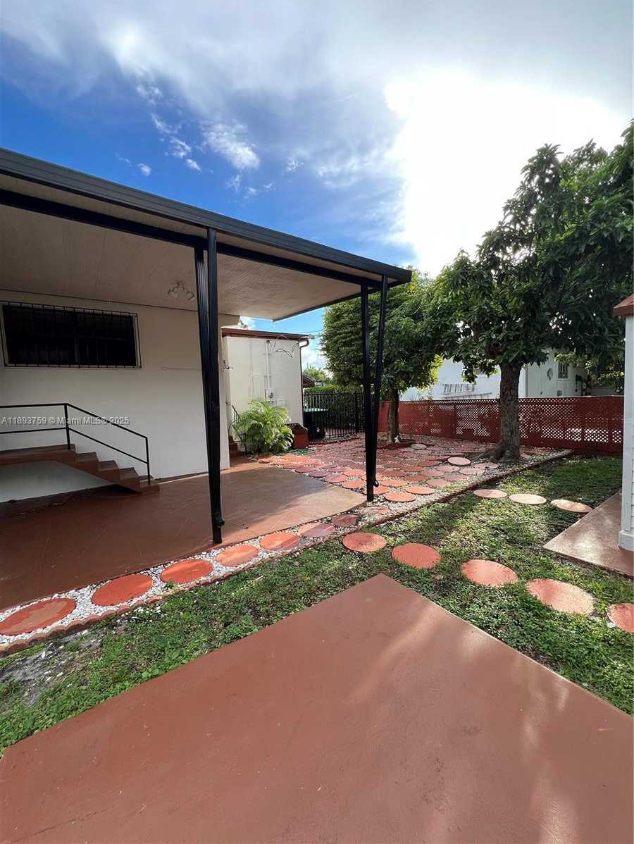 Small Image of 7845 SOUTH WEST 19TH ST, Miami Number 27