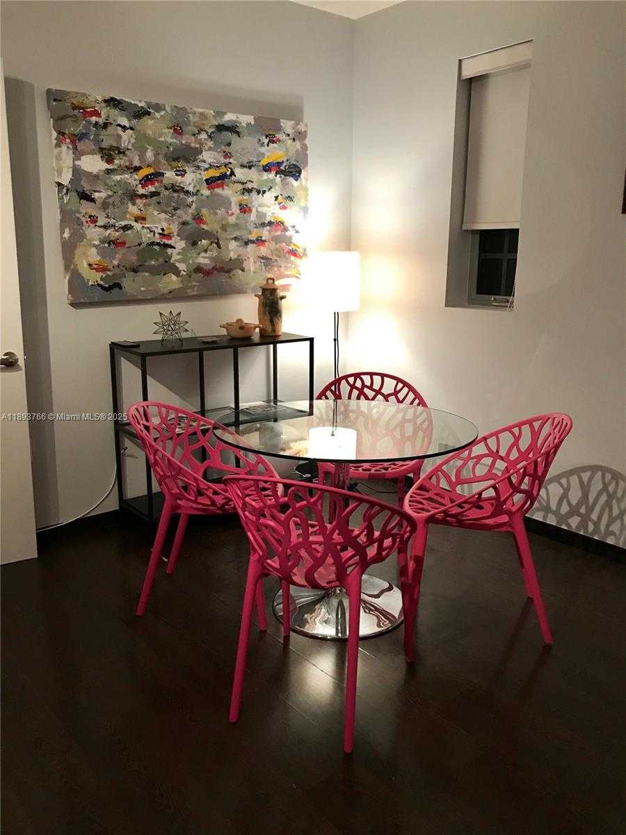 Small Image of Miami Beach Number 15