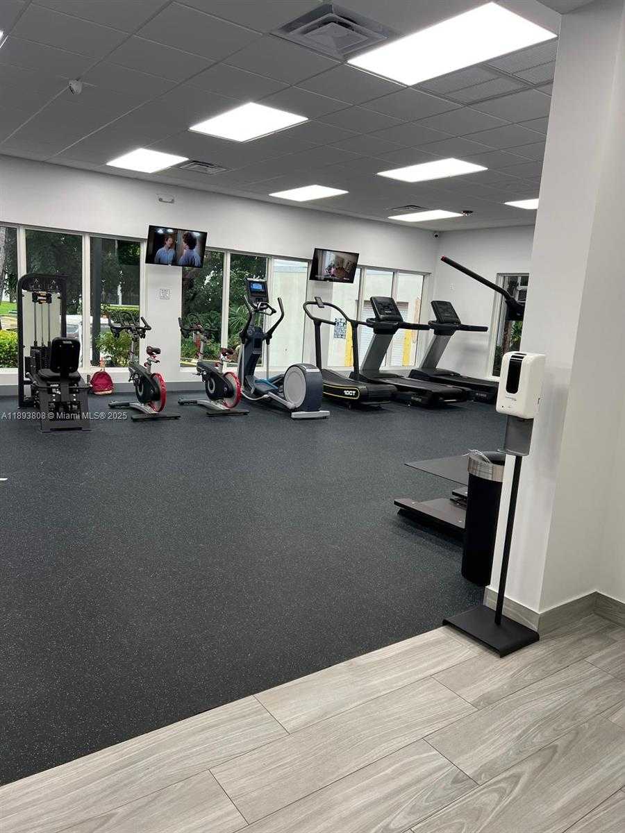 Small Image of 17021 NORTH BAY RD #123, Sunny Isles Beach Number 24