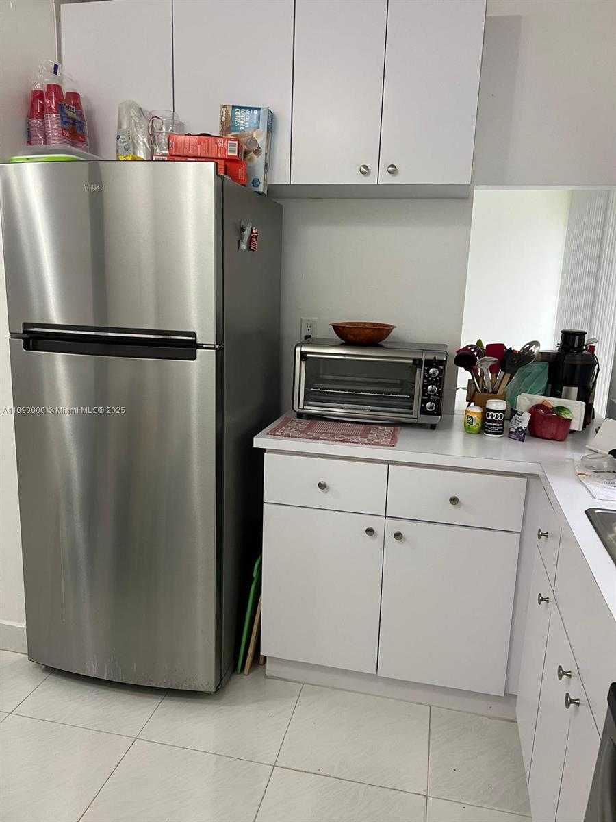 Small Image of 17021 NORTH BAY RD #123, Sunny Isles Beach Number 31