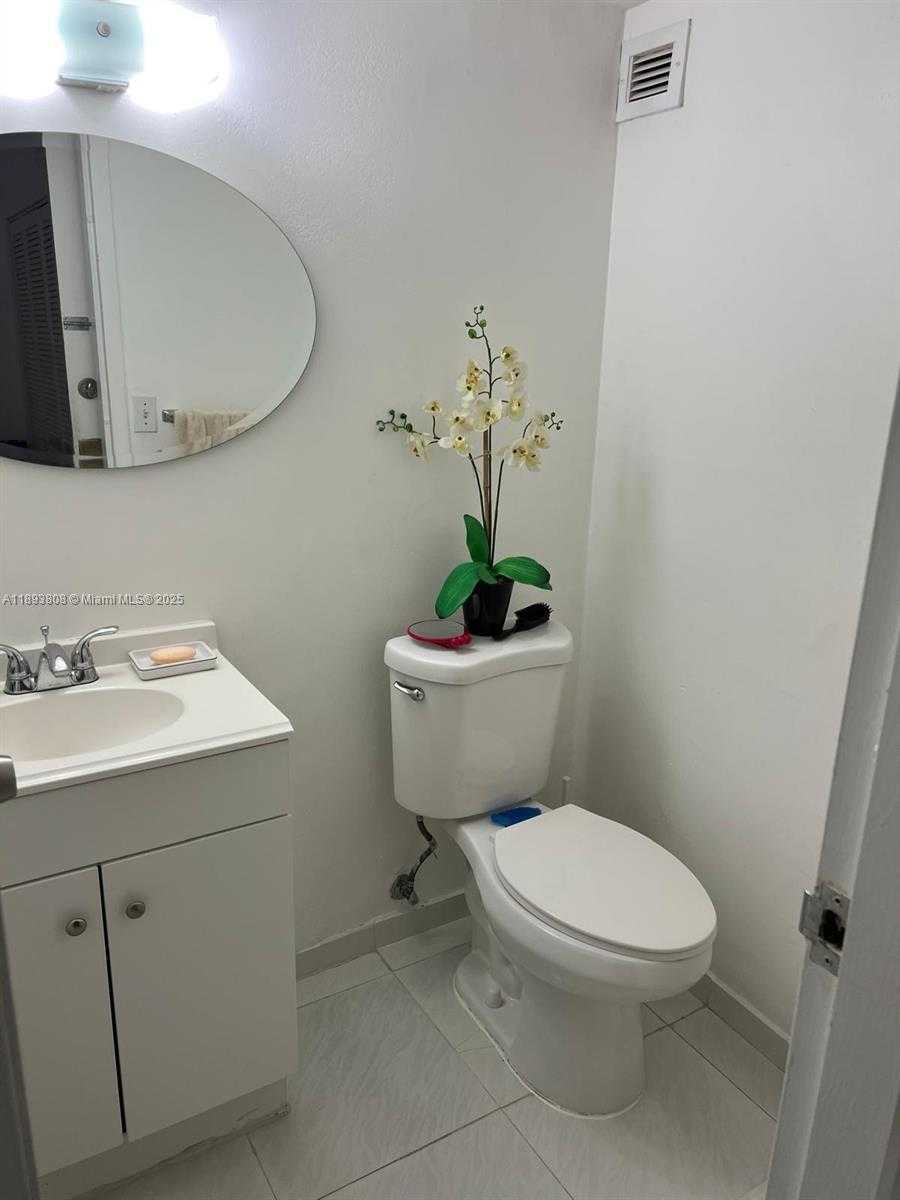 Small Image of 17021 NORTH BAY RD #123, Sunny Isles Beach Number 33