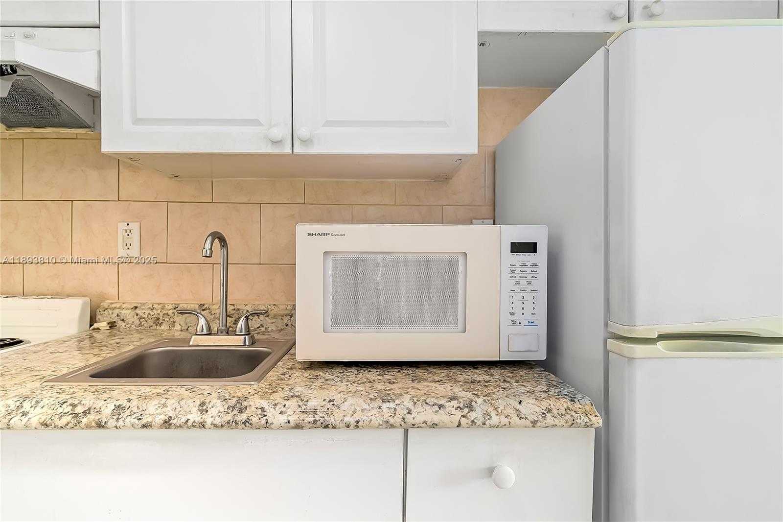 Small Image of 6484 INDIAN CREEK DR #120, Miami Beach Number 10