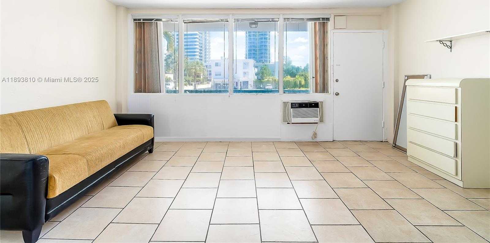 Small Image of 6484 INDIAN CREEK DR #120, Miami Beach Number 3