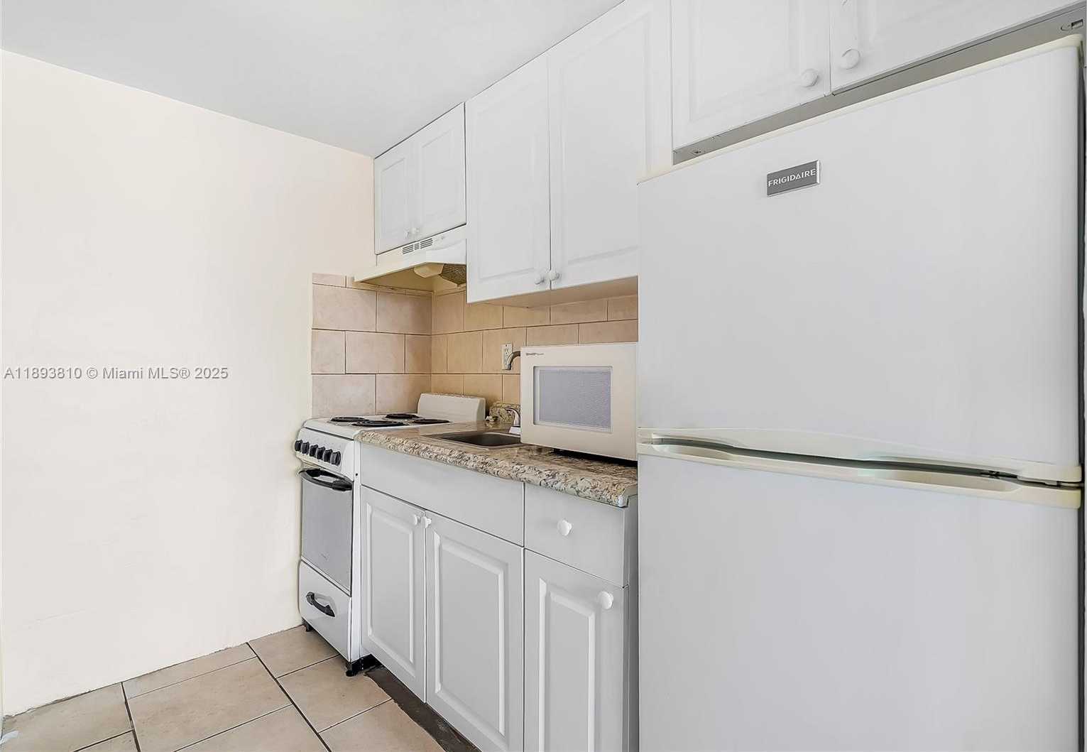 Small Image of 6484 INDIAN CREEK DR #120, Miami Beach Number 7