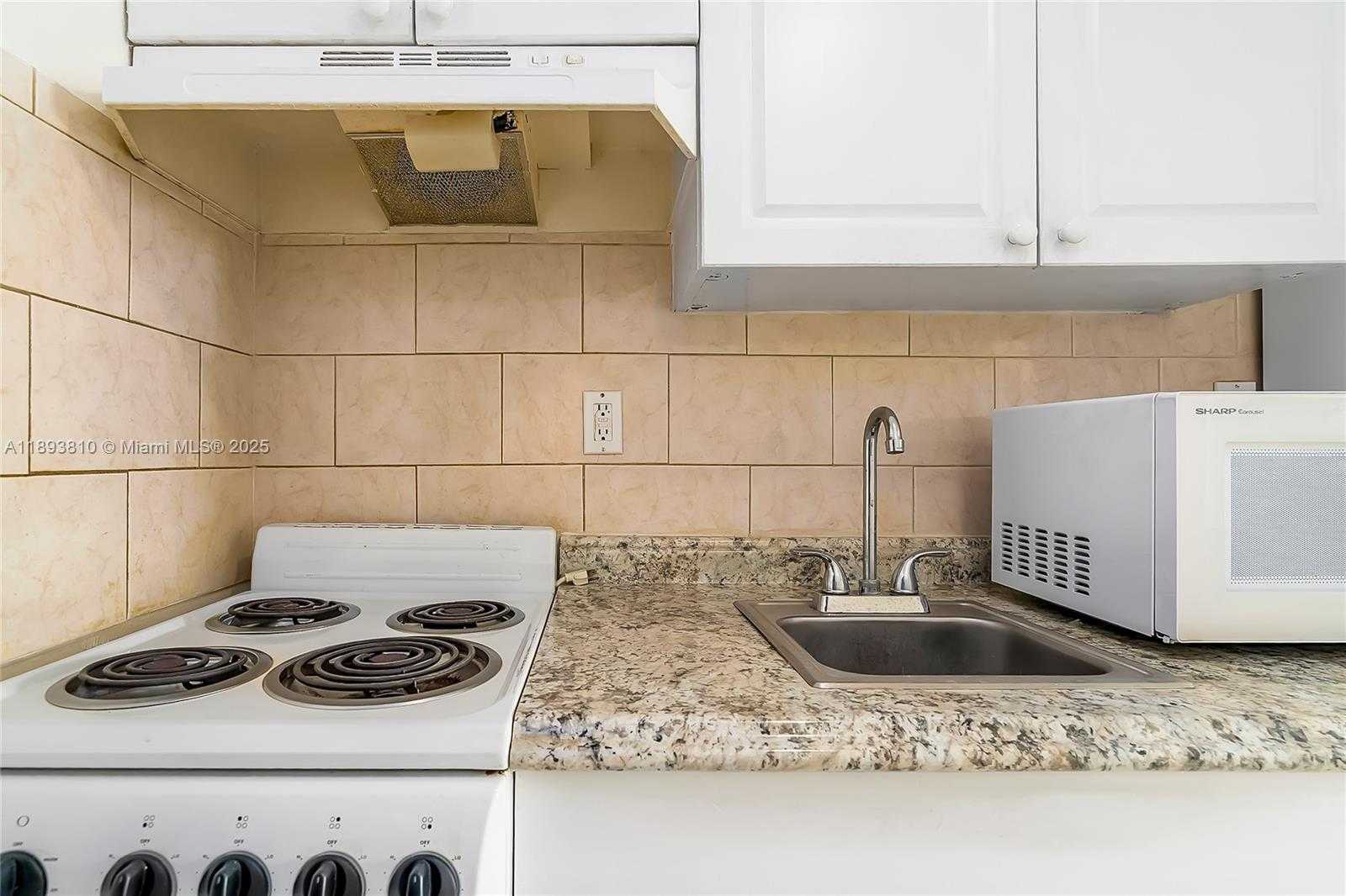 Small Image of 6484 INDIAN CREEK DR #120, Miami Beach Number 9