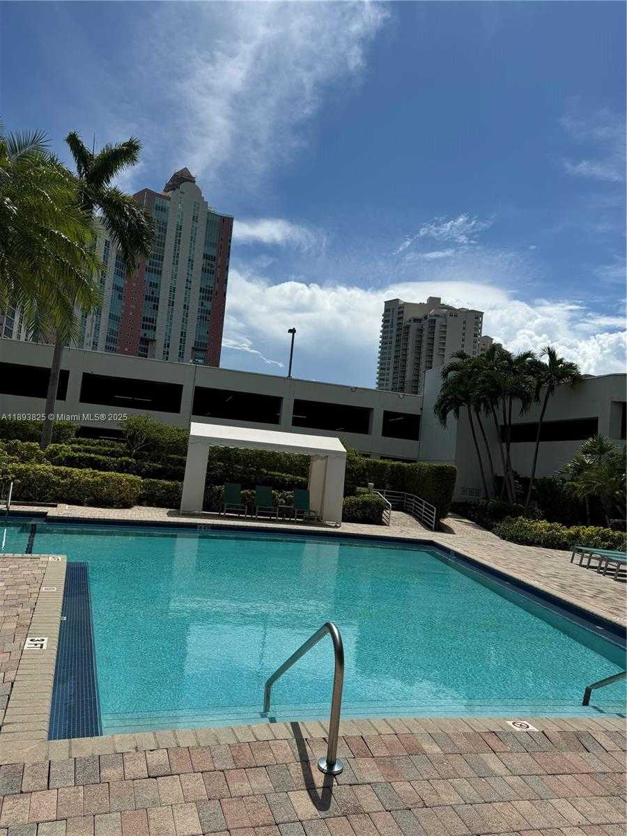Small Image of 3300 NORTH EAST 192ND ST #305, Aventura Number 2